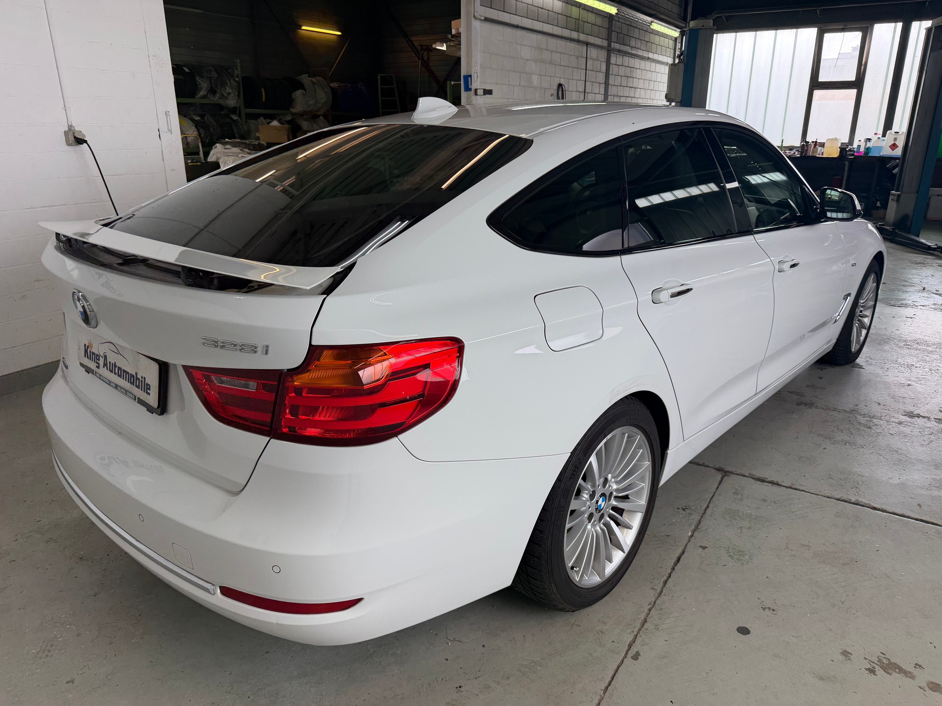 BMW 328i GT xDrive Luxury Line Steptronic-image-7