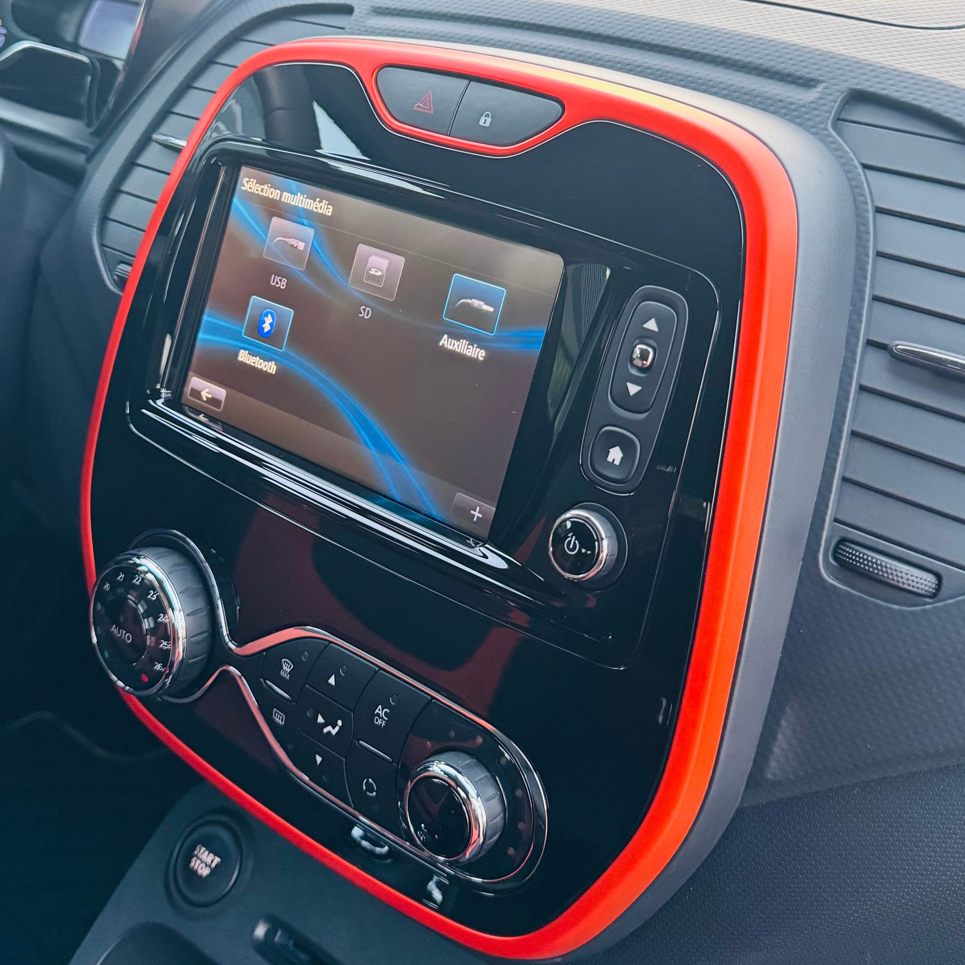 RENAULT Captur 1.2 T 16V Dynamique EDC-image-14