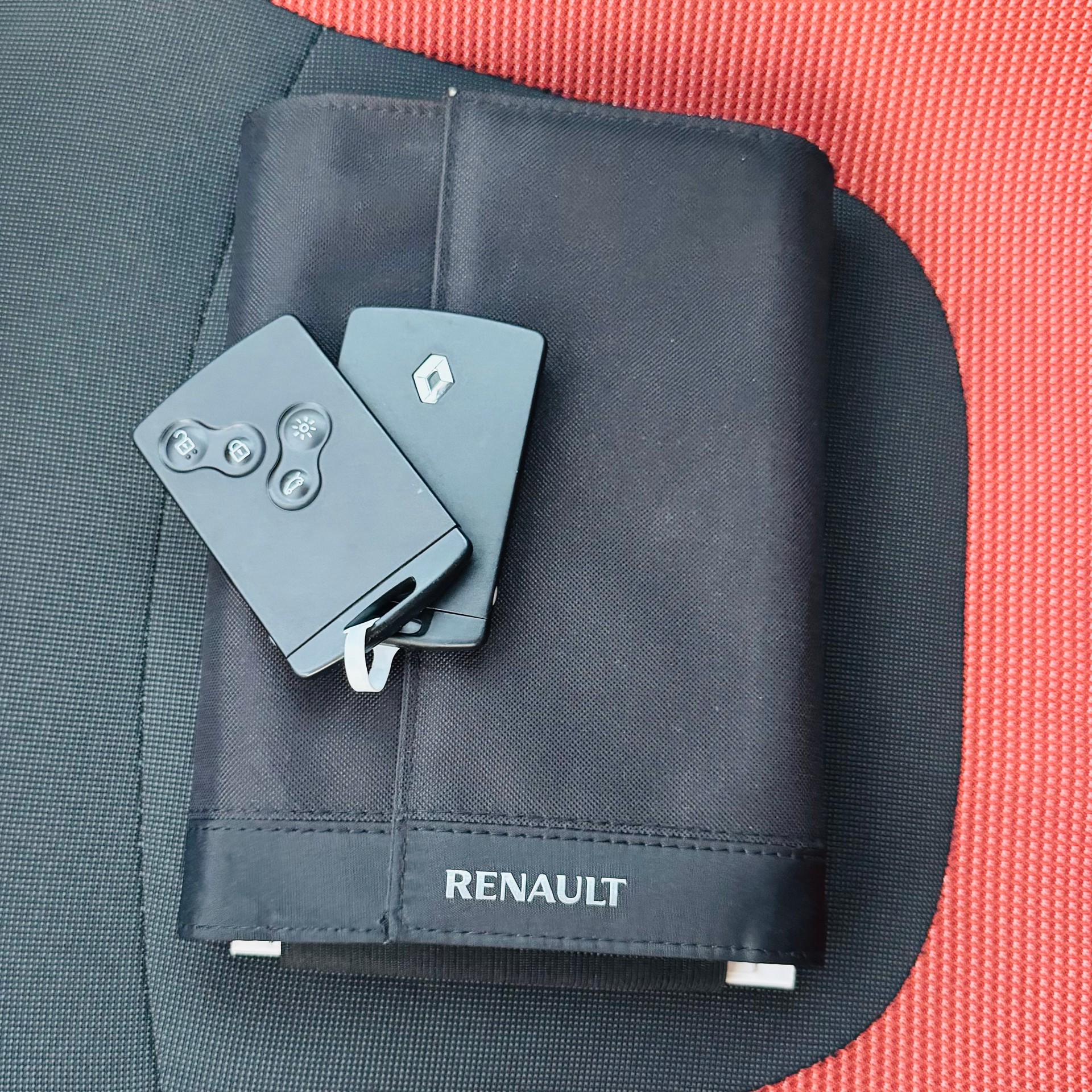 RENAULT Captur 1.2 T 16V Dynamique EDC-image-28
