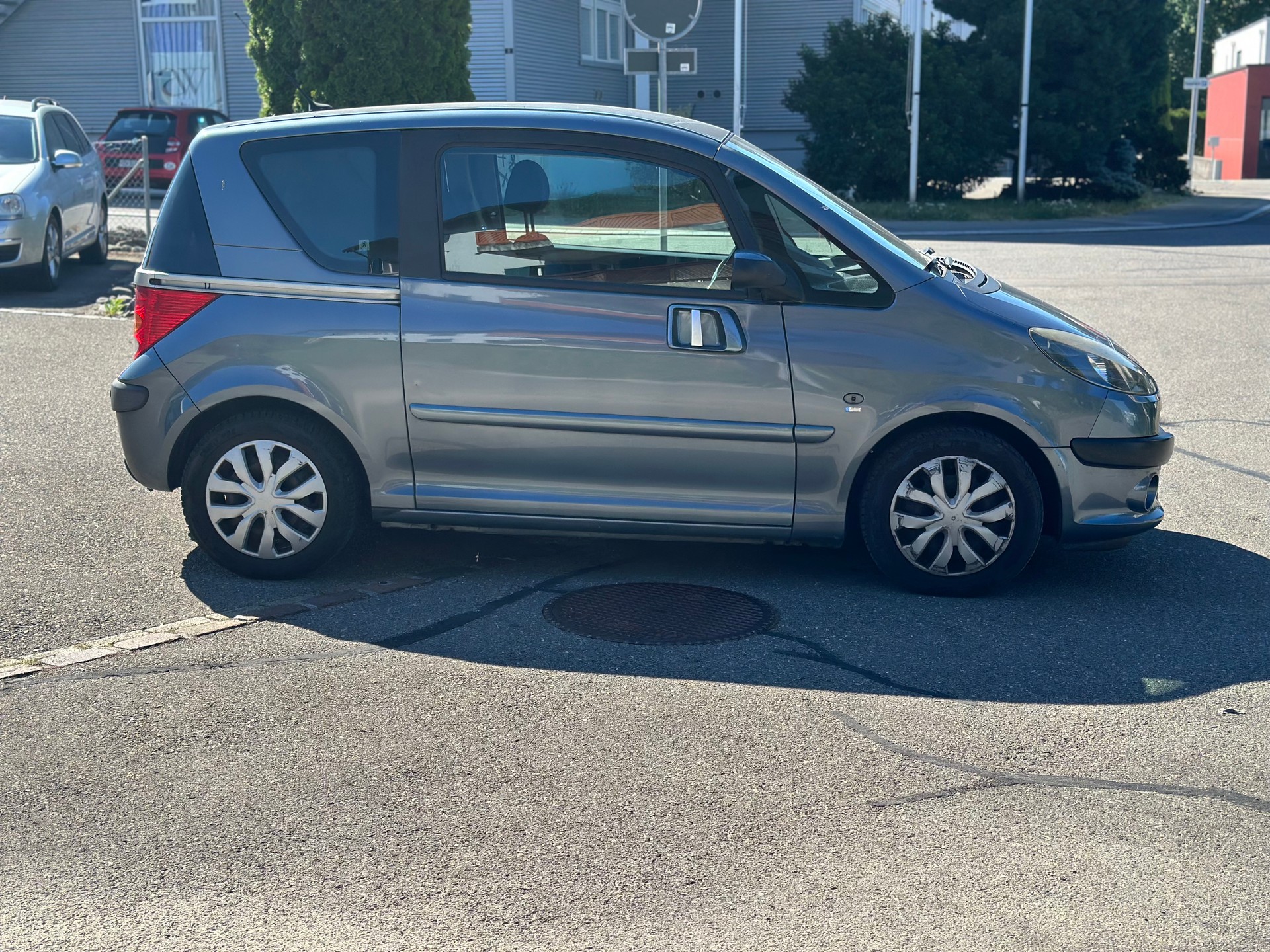 PEUGEOT 1007 1.4 HDI Trendy-image-4