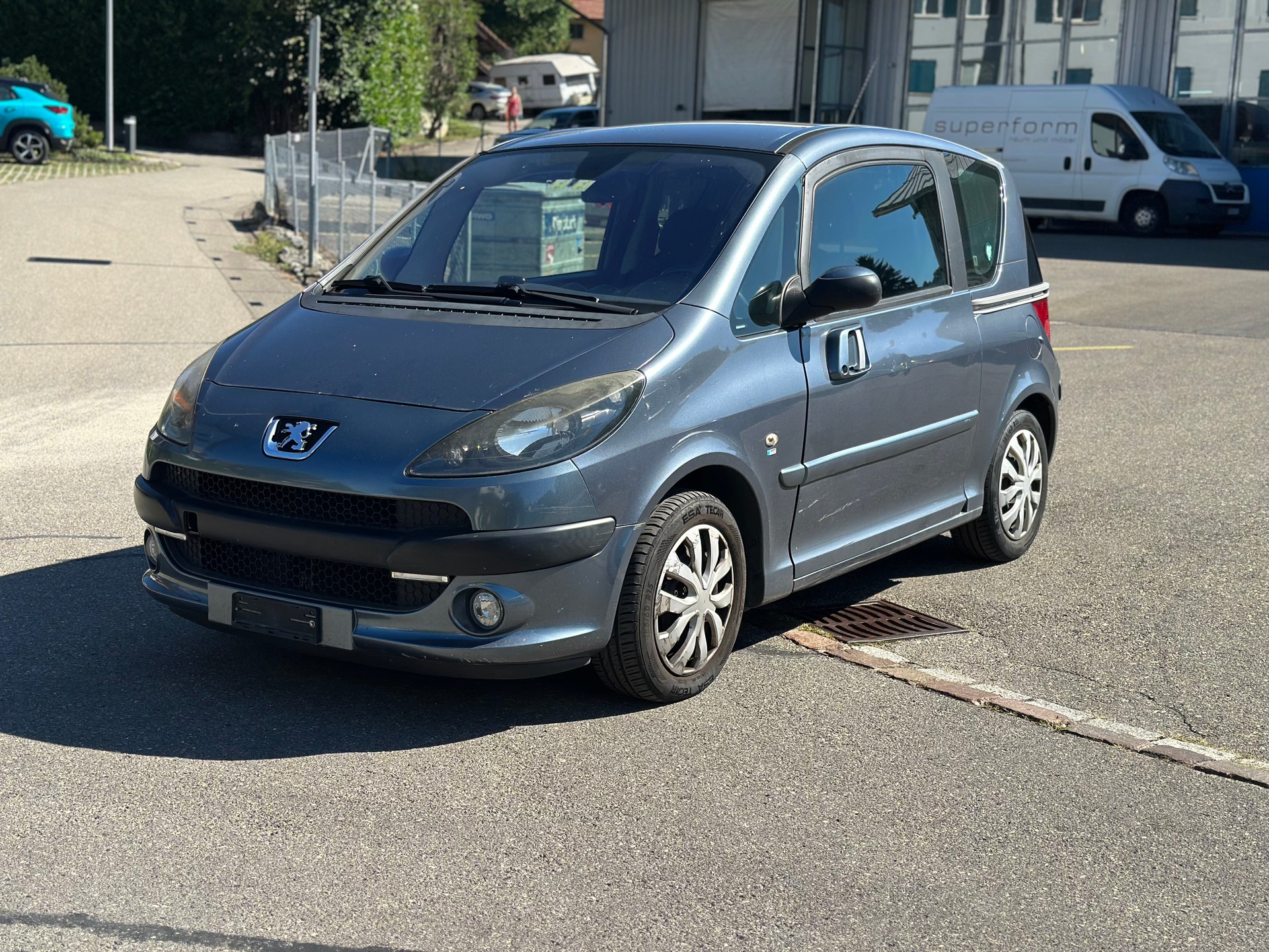 PEUGEOT 1007 1.4 HDI Trendy-image-0