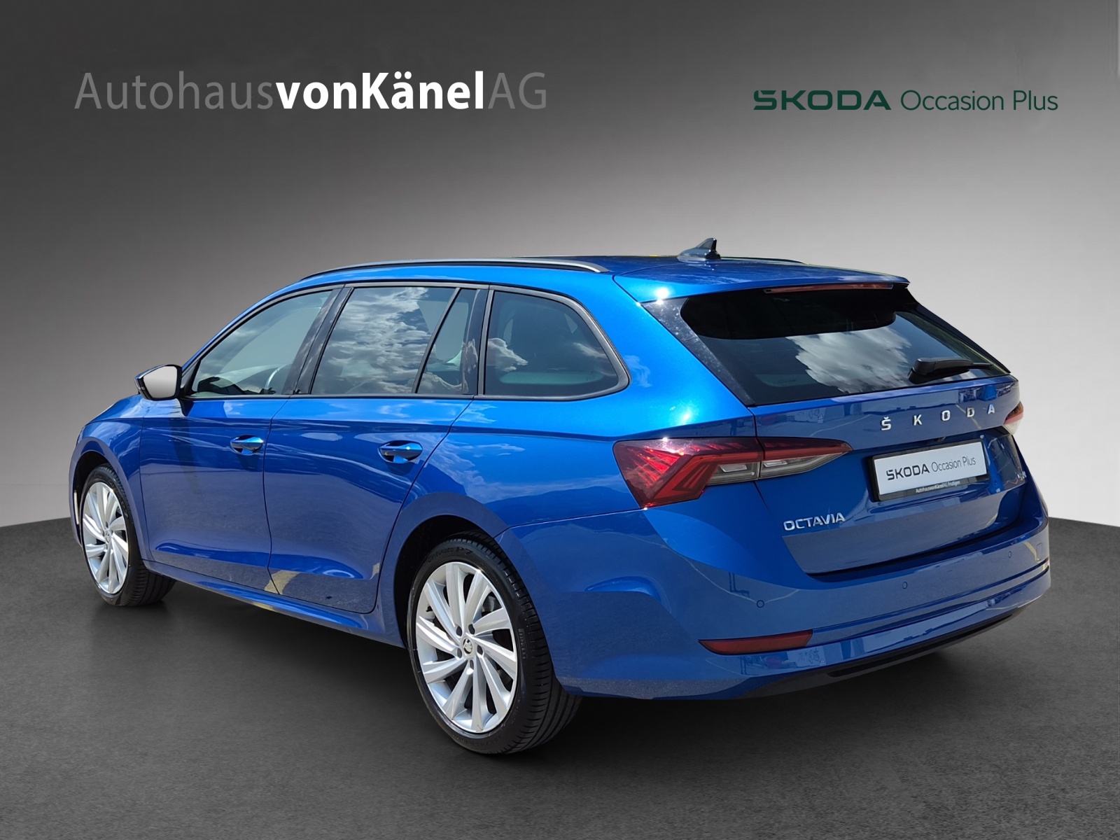 SKODA Octavia Combi 2.0 TDI DSG Style 4x4-image-2