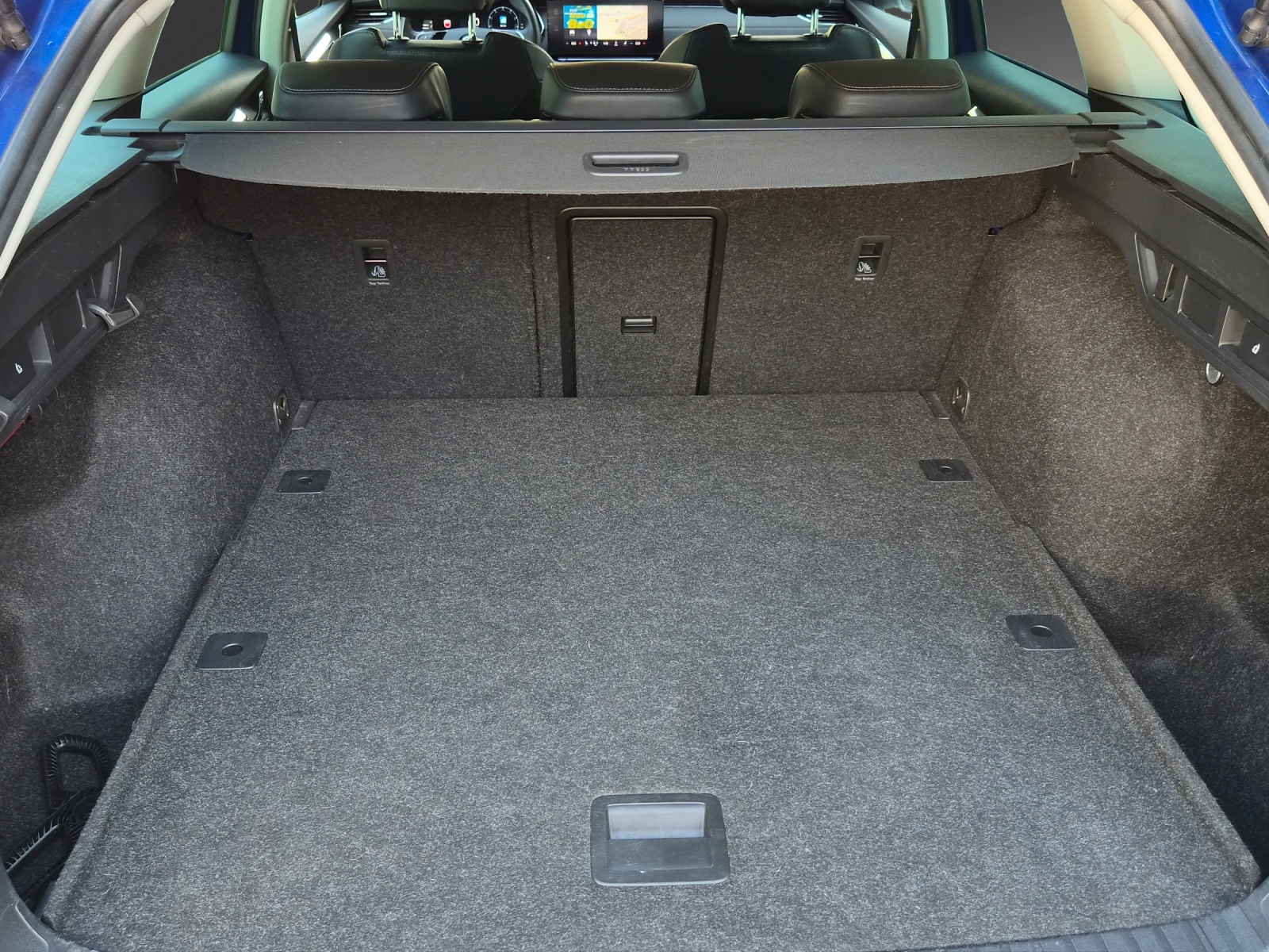 SKODA Octavia Combi 2.0 TDI DSG Style 4x4-image-9
