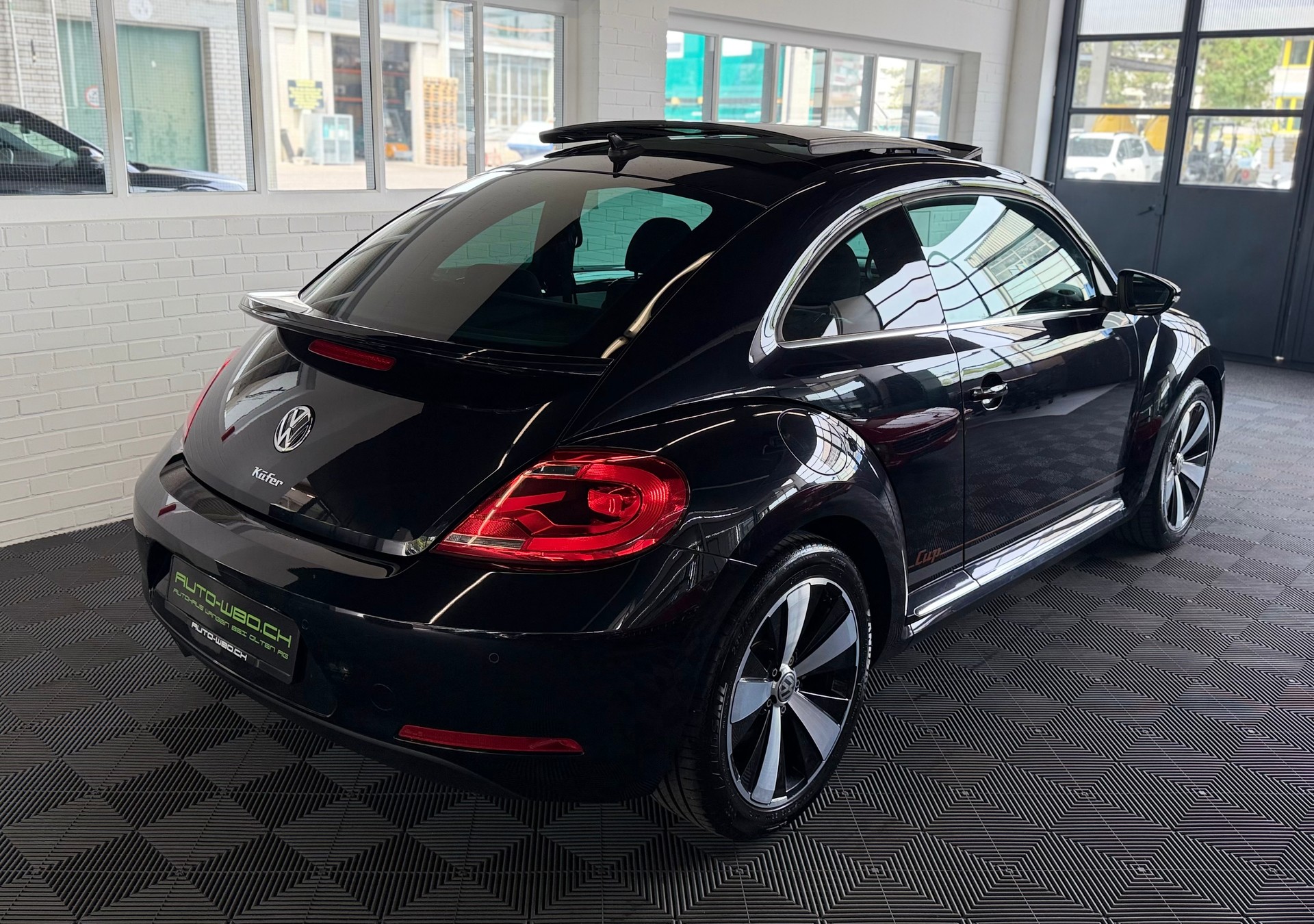 VW Beetle 1.4 TSI Design CUP 160PS * PANORAMA DACH*-image-2