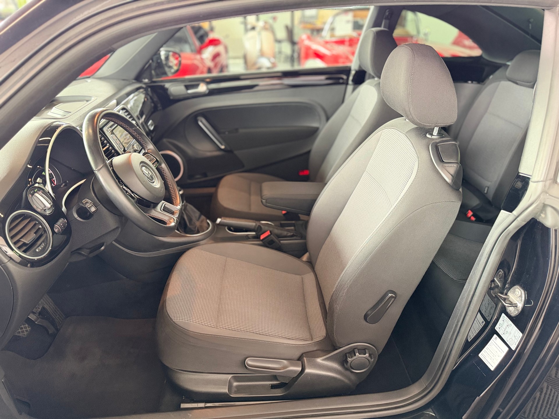 VW Beetle 1.4 TSI Design CUP 160PS * PANORAMA DACH*-image-10