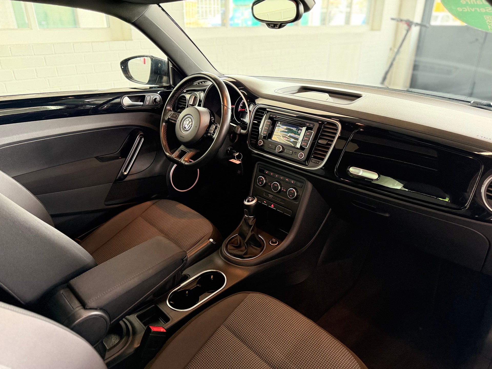 VW Beetle 1.4 TSI Design CUP 160PS * PANORAMA DACH*-image-9
