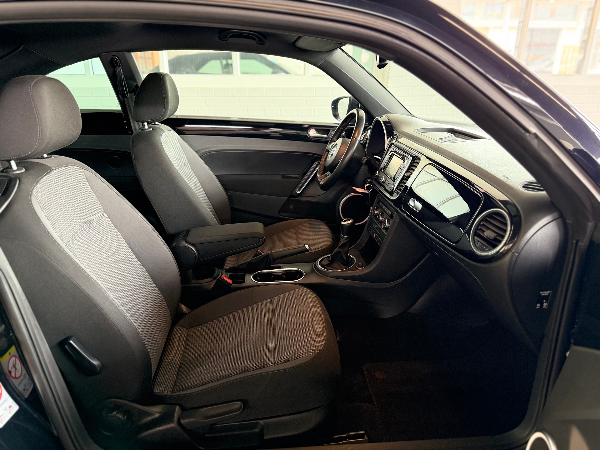 VW Beetle 1.4 TSI Design CUP 160PS * PANORAMA DACH*-image-7