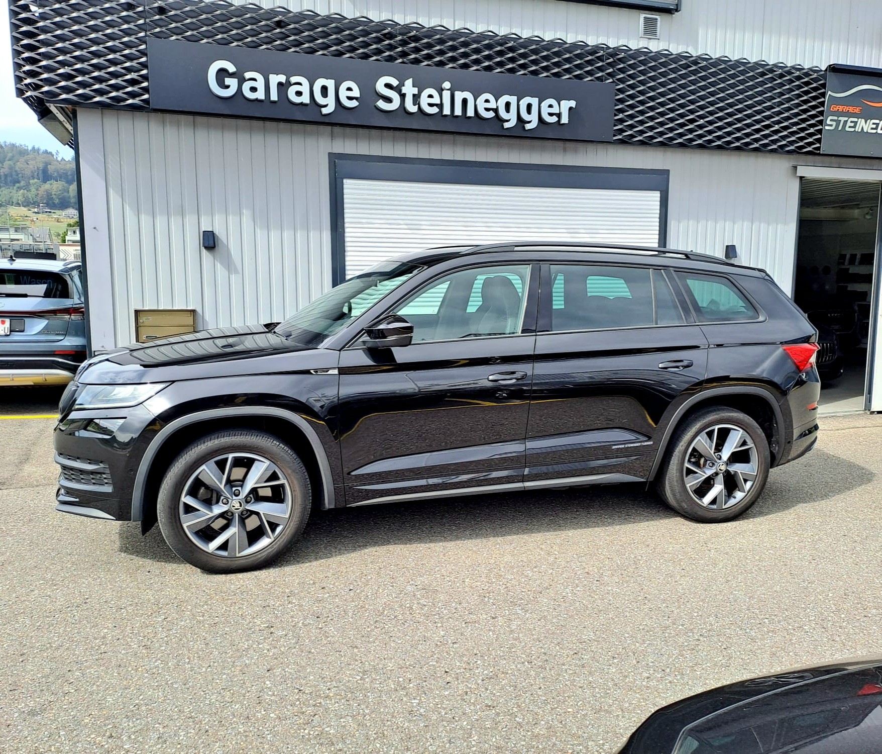 SKODA Kodiaq 2.0 TSI 4x4 Sport Line-image-4