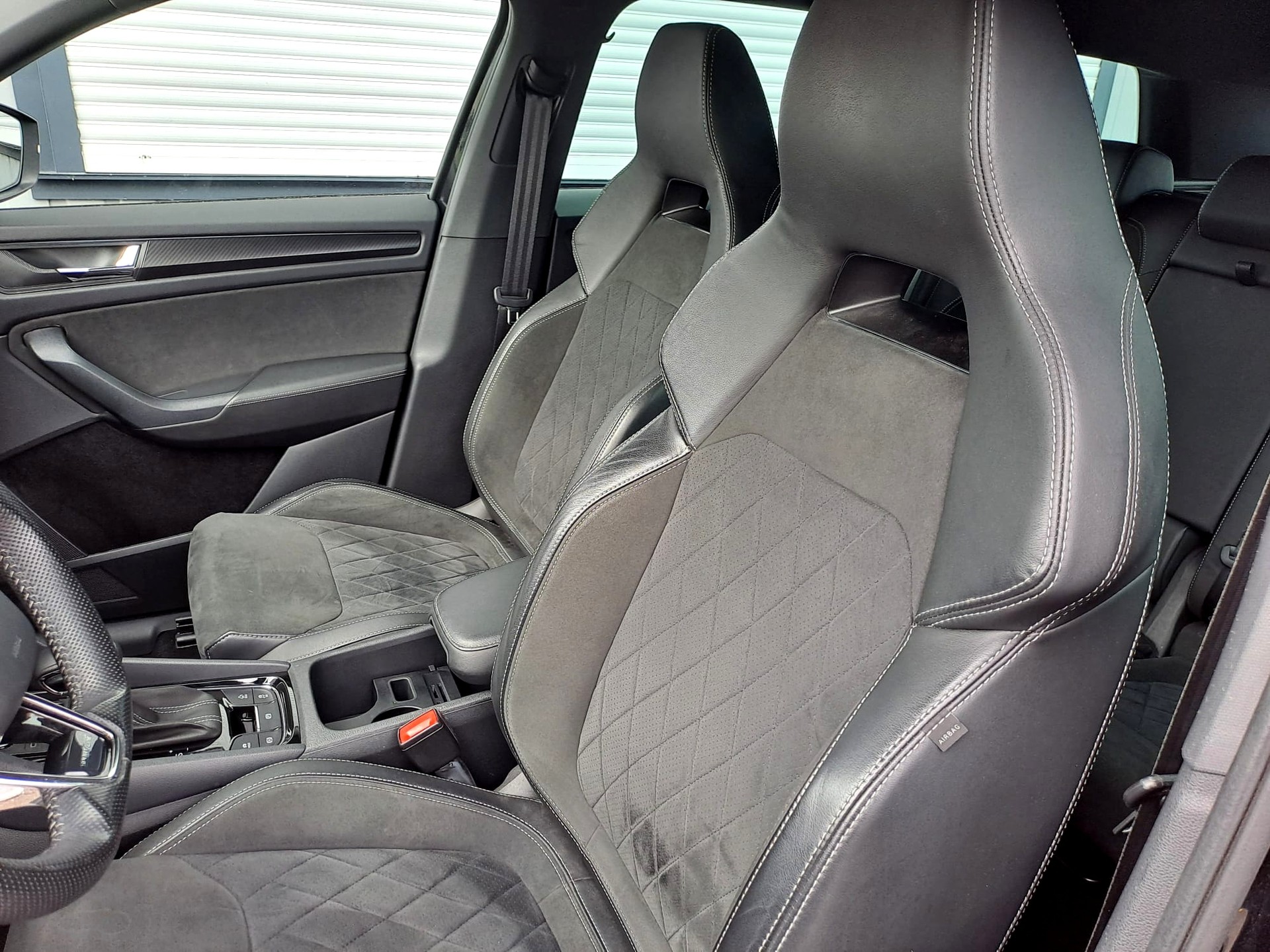 SKODA Kodiaq 2.0 TSI 4x4 Sport Line-image-10