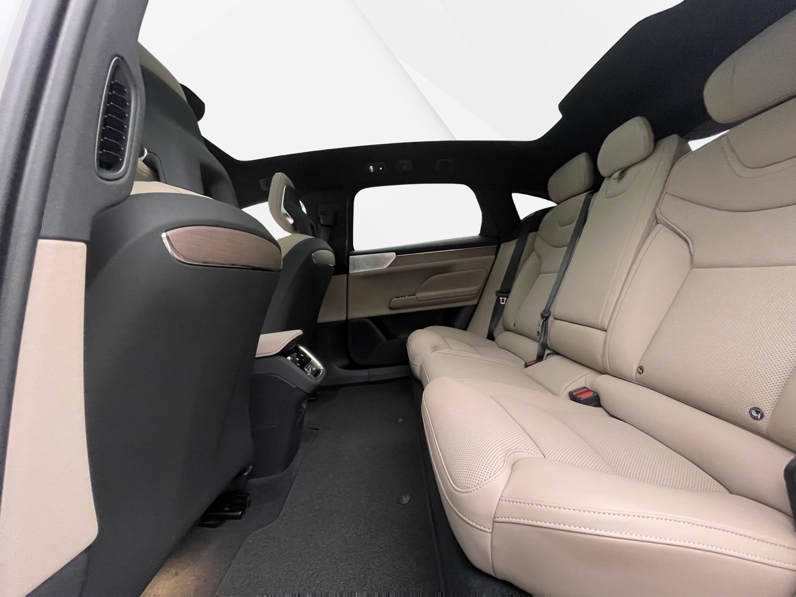 VOLVO ES90 Ultra-image-13