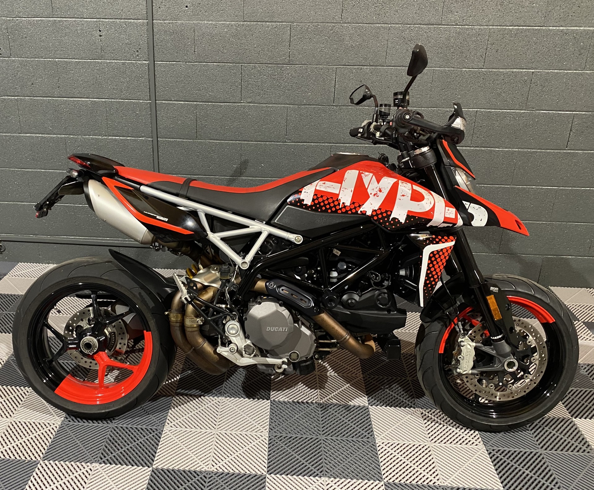 DUCATI Hypermotard 950 RVE-image-1