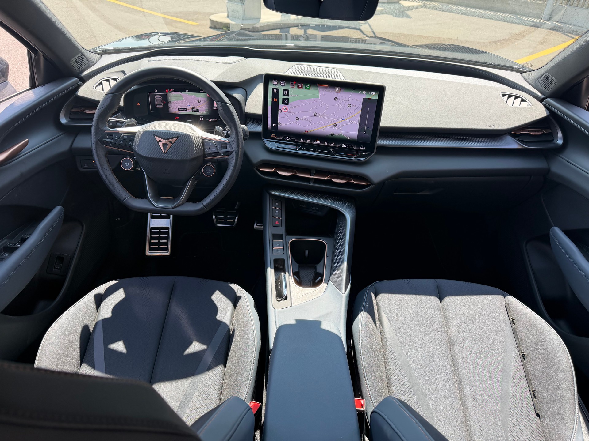 CUPRA TERRAMAR 2.0 TSI DSG 4DRIVE VZ "SPORT" CH WAGEN MIT 900 KM !! MIT WERKSGARANTIE !! TOP AUSSTATTUNG.-image-3