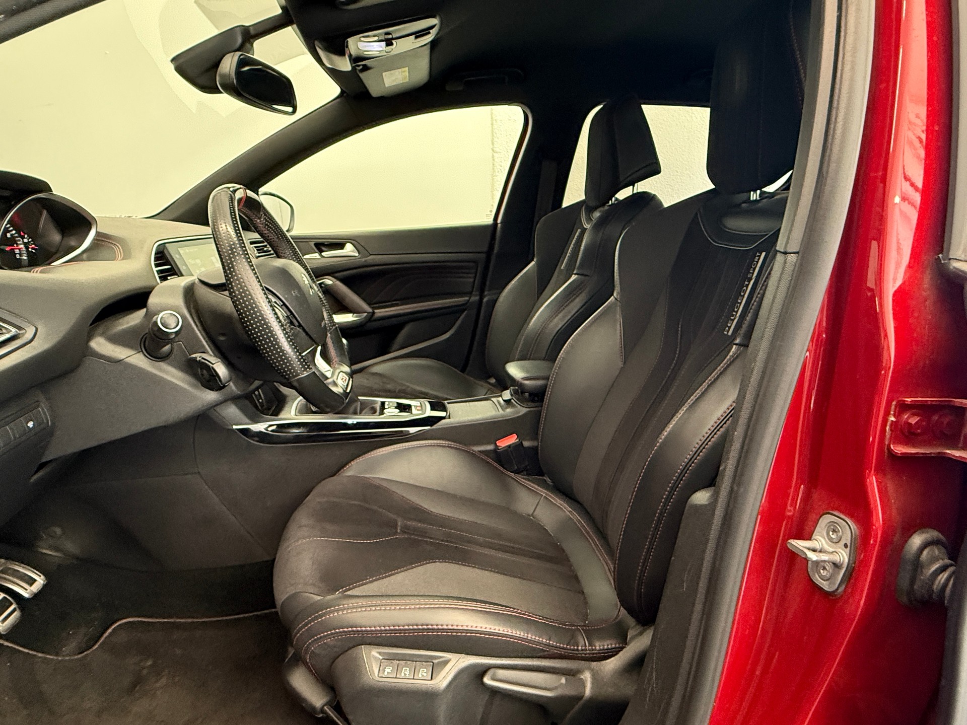 PEUGEOT 308 1.6 GTi Ab 180.-pro Monat-image-9