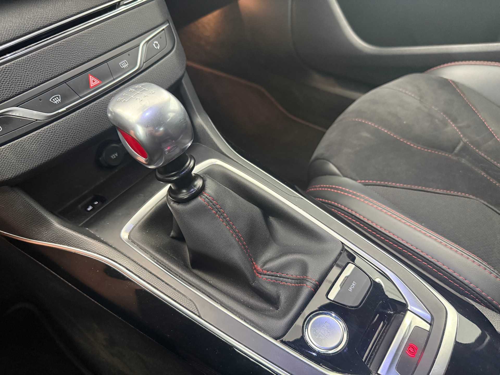 PEUGEOT 308 1.6 GTi Ab 180.-pro Monat-image-14