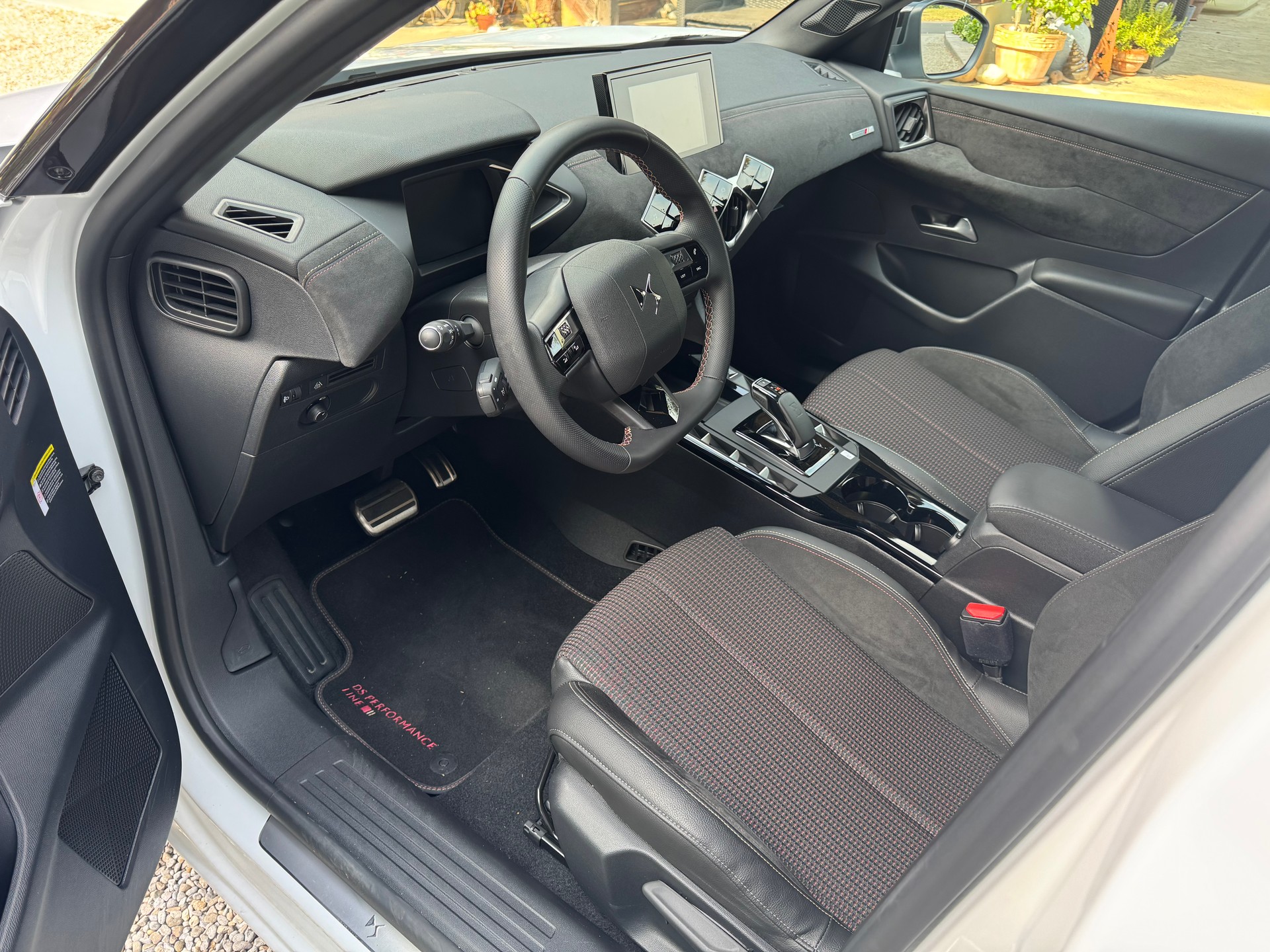 DS AUTOMOBILES DS 3 Crossback E-Tense 136 Bastille-image-11