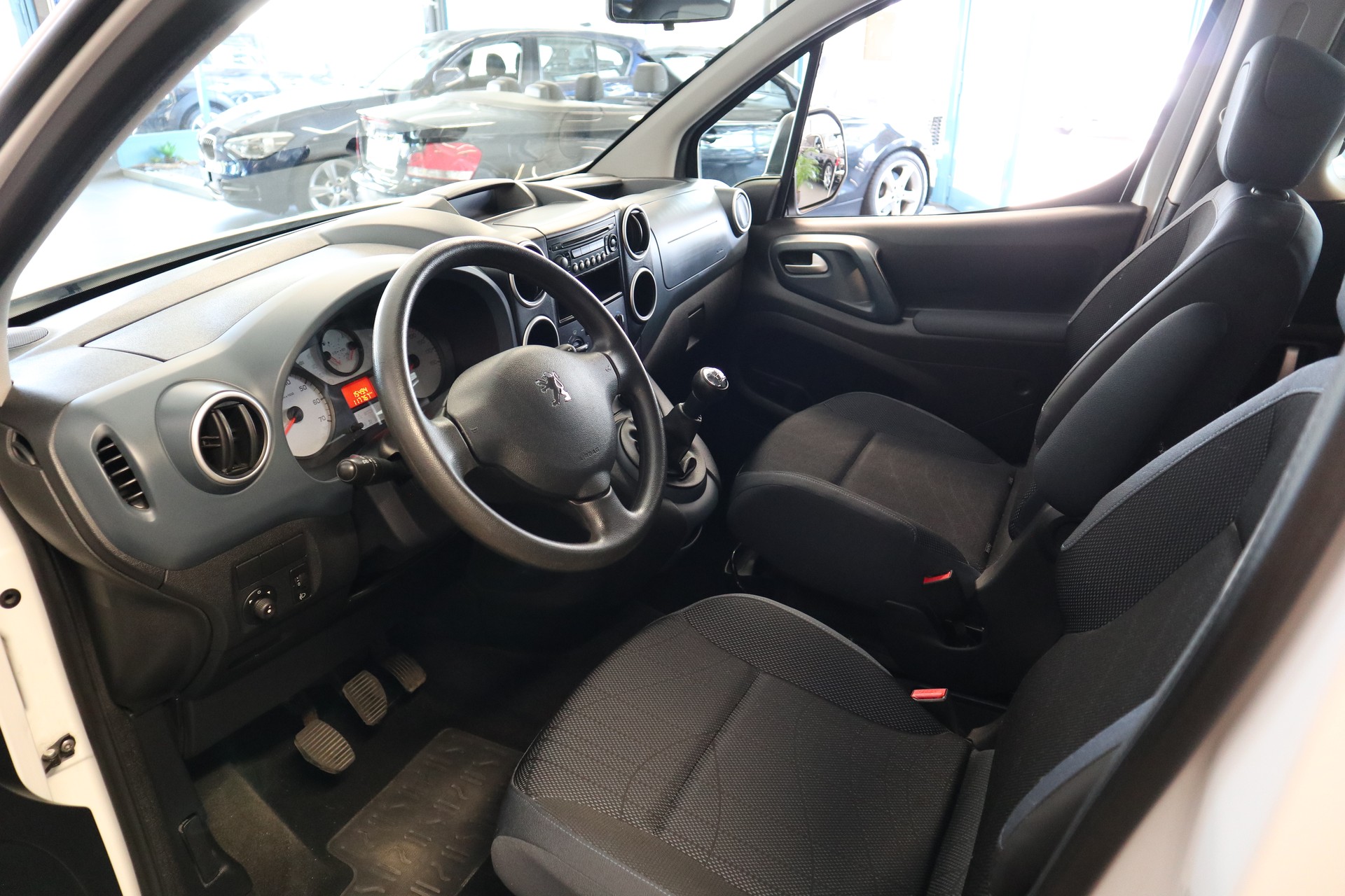 PEUGEOT Partner 1.6 Trendy-image-11