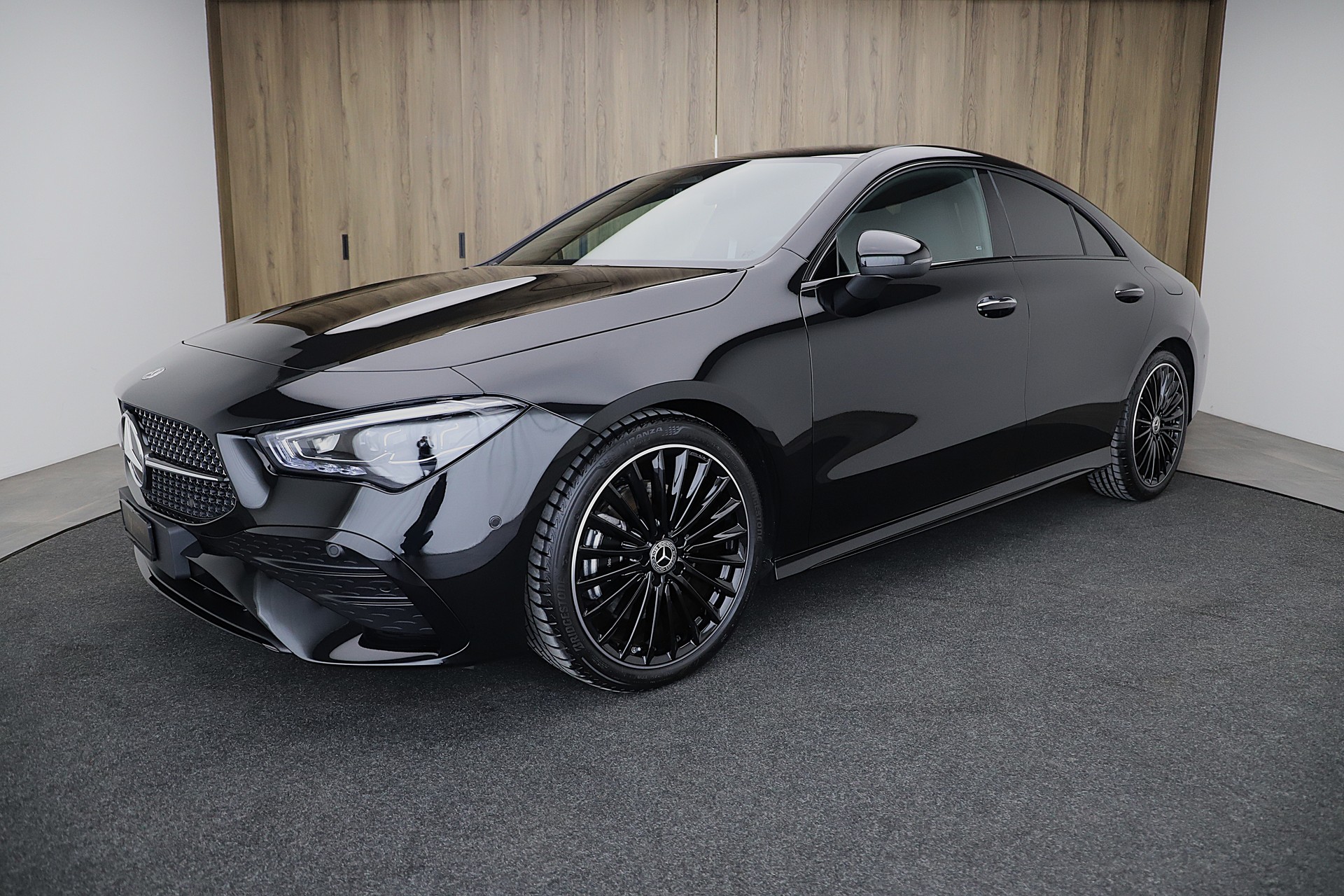 MERCEDES-BENZ CLA 200 7G-DCT AMG Line Night Edition und Advanced Plus-image-0