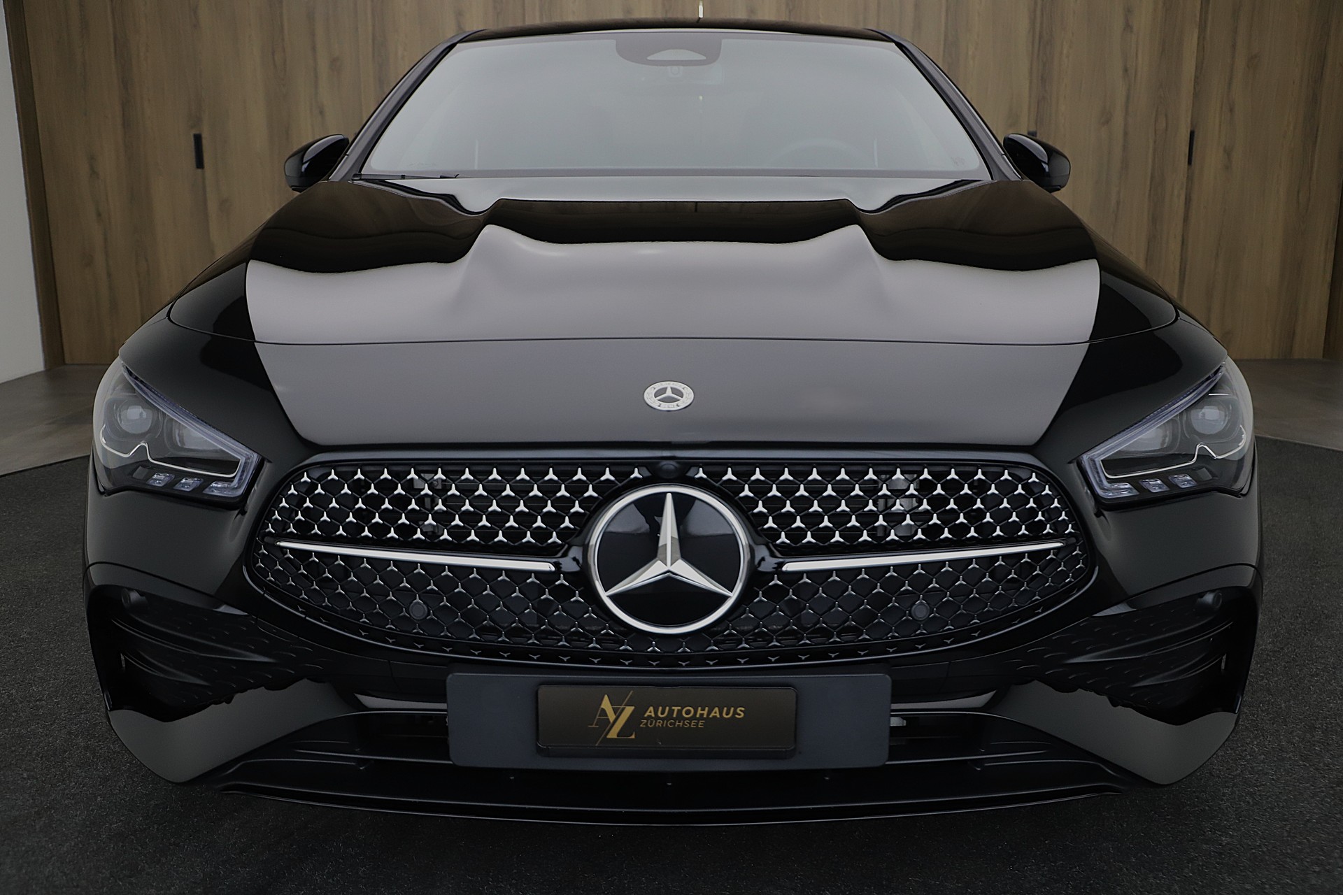 MERCEDES-BENZ CLA 200 7G-DCT AMG Line Night Edition und Advanced Plus-image-1