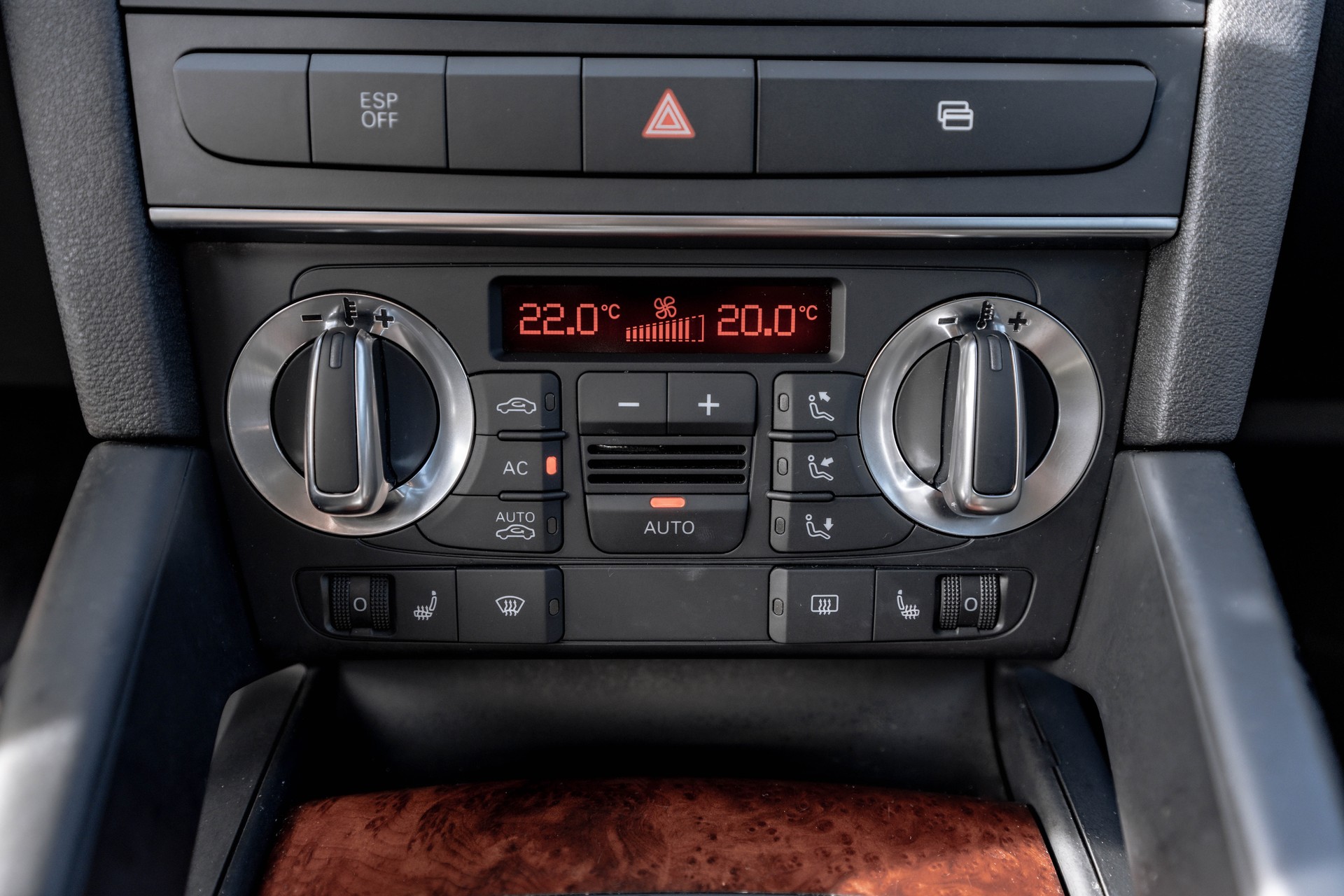 AUDI A3 Sportback 2.0 TFSI Ambiente S-tronic * FRISCH AB MFK * BOSE SOUNDSYSTEM * AMAG SERVICEGEPFLEGT *-image-12