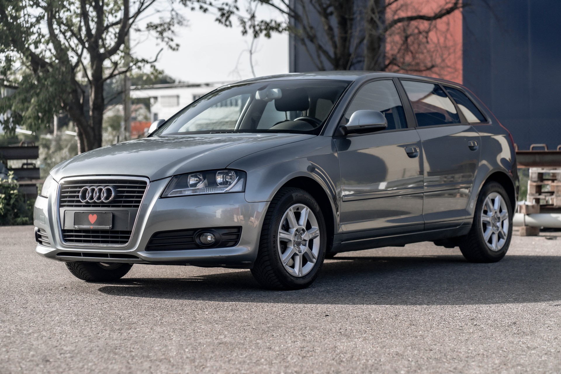 AUDI A3 Sportback 2.0 TFSI Ambiente S-tronic * FRISCH AB MFK * BOSE SOUNDSYSTEM * AMAG SERVICEGEPFLEGT *-image-0