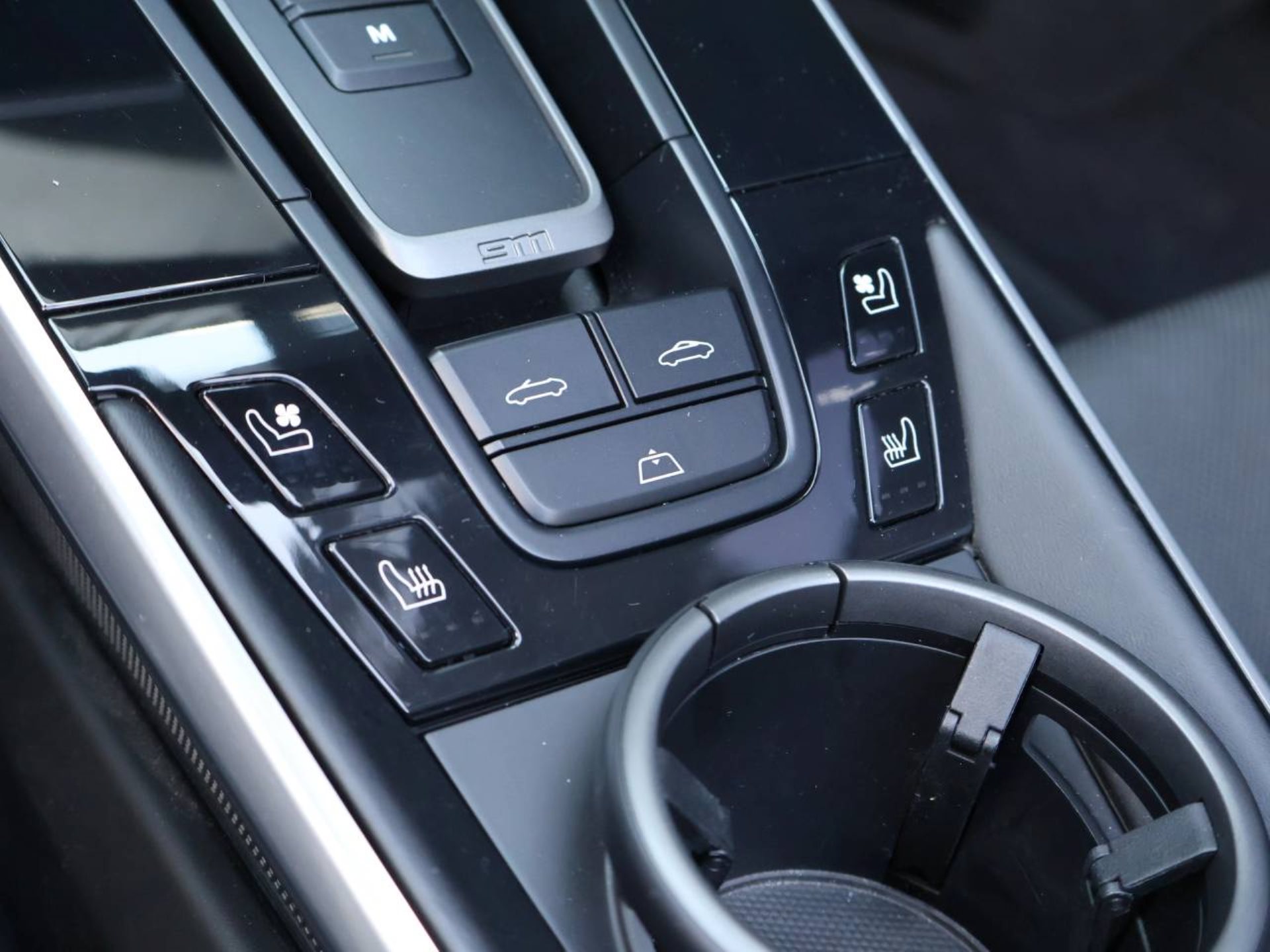 PORSCHE 911 Carrera 4S Cabriolet-image-19