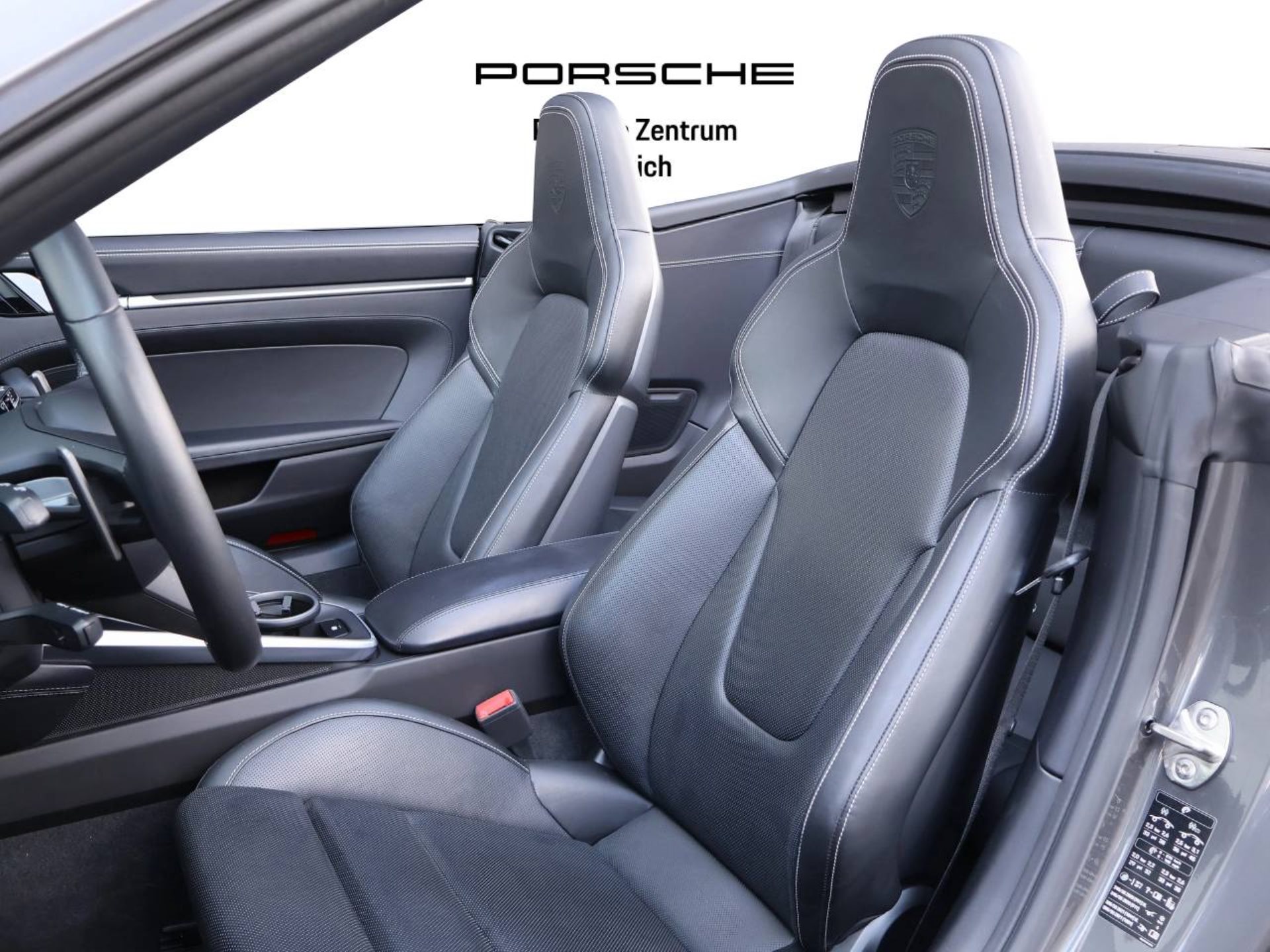 PORSCHE 911 Carrera 4S Cabriolet-image-4