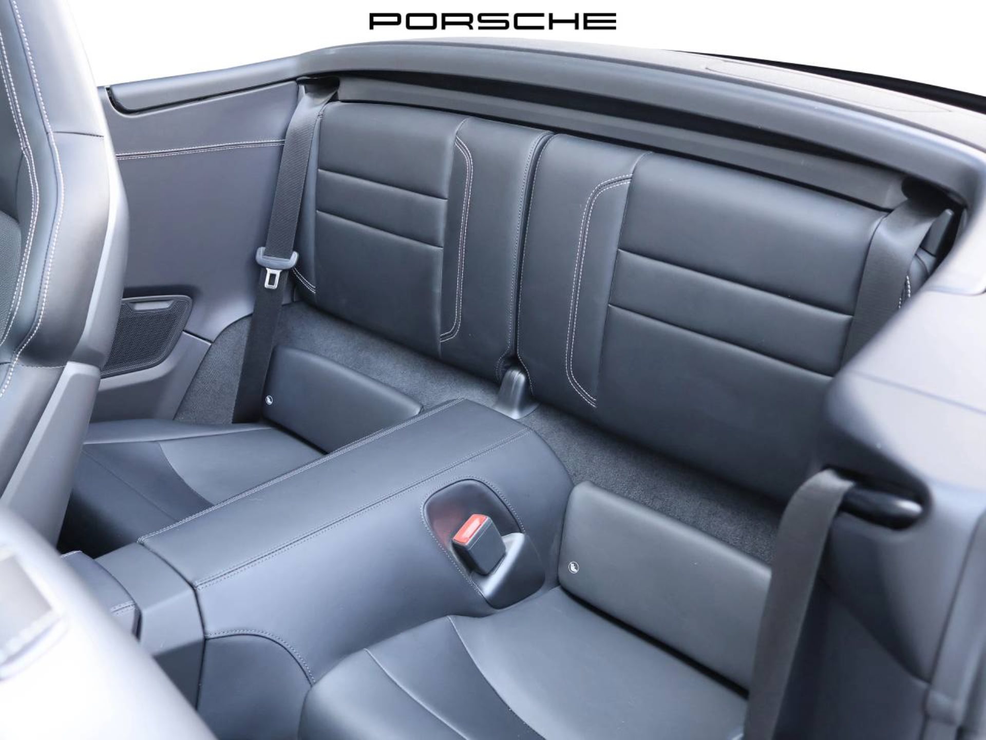 PORSCHE 911 Carrera 4S Cabriolet-image-12