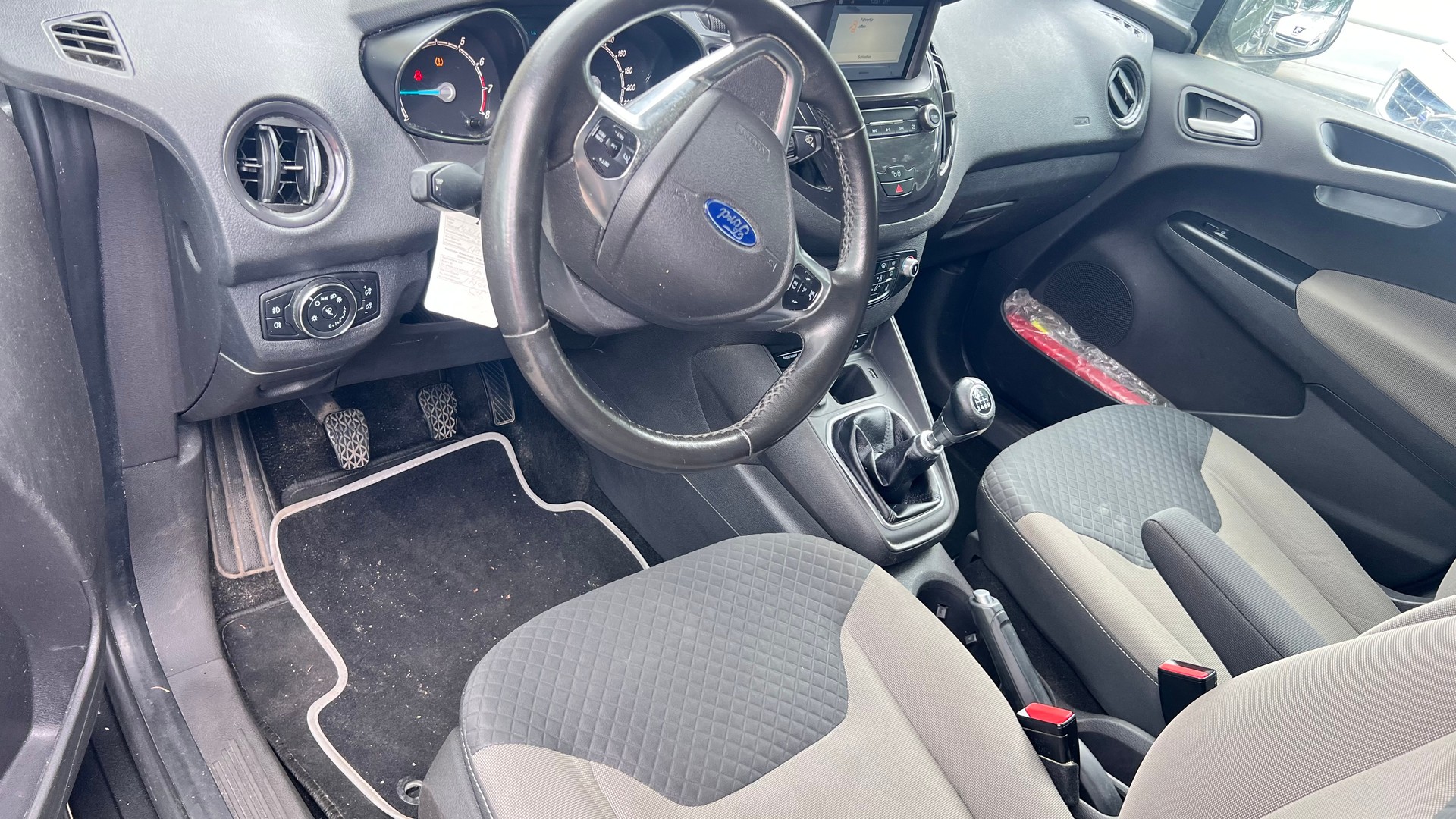 FORD Tourneo Courier 1.0 SCTi Trend-image-5