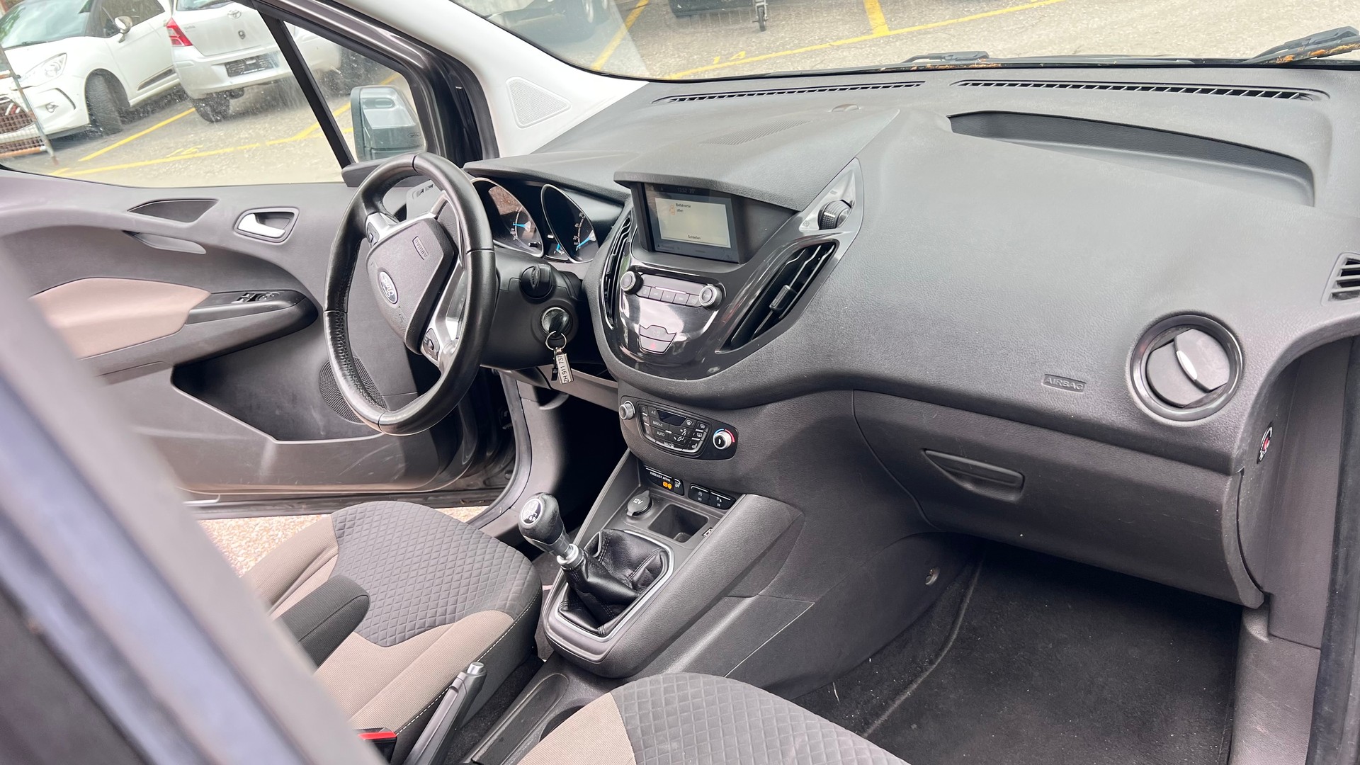FORD Tourneo Courier 1.0 SCTi Trend-image-8