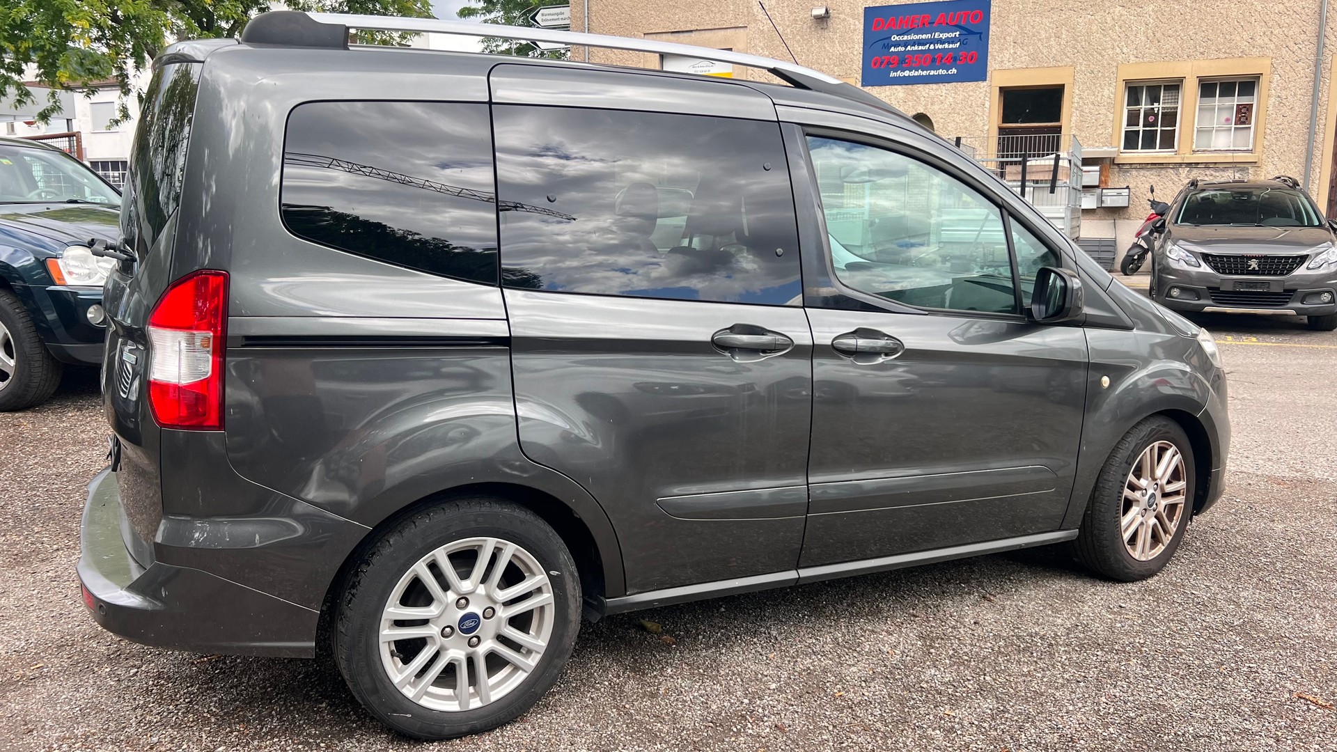 FORD Tourneo Courier 1.0 SCTi Trend-image-2