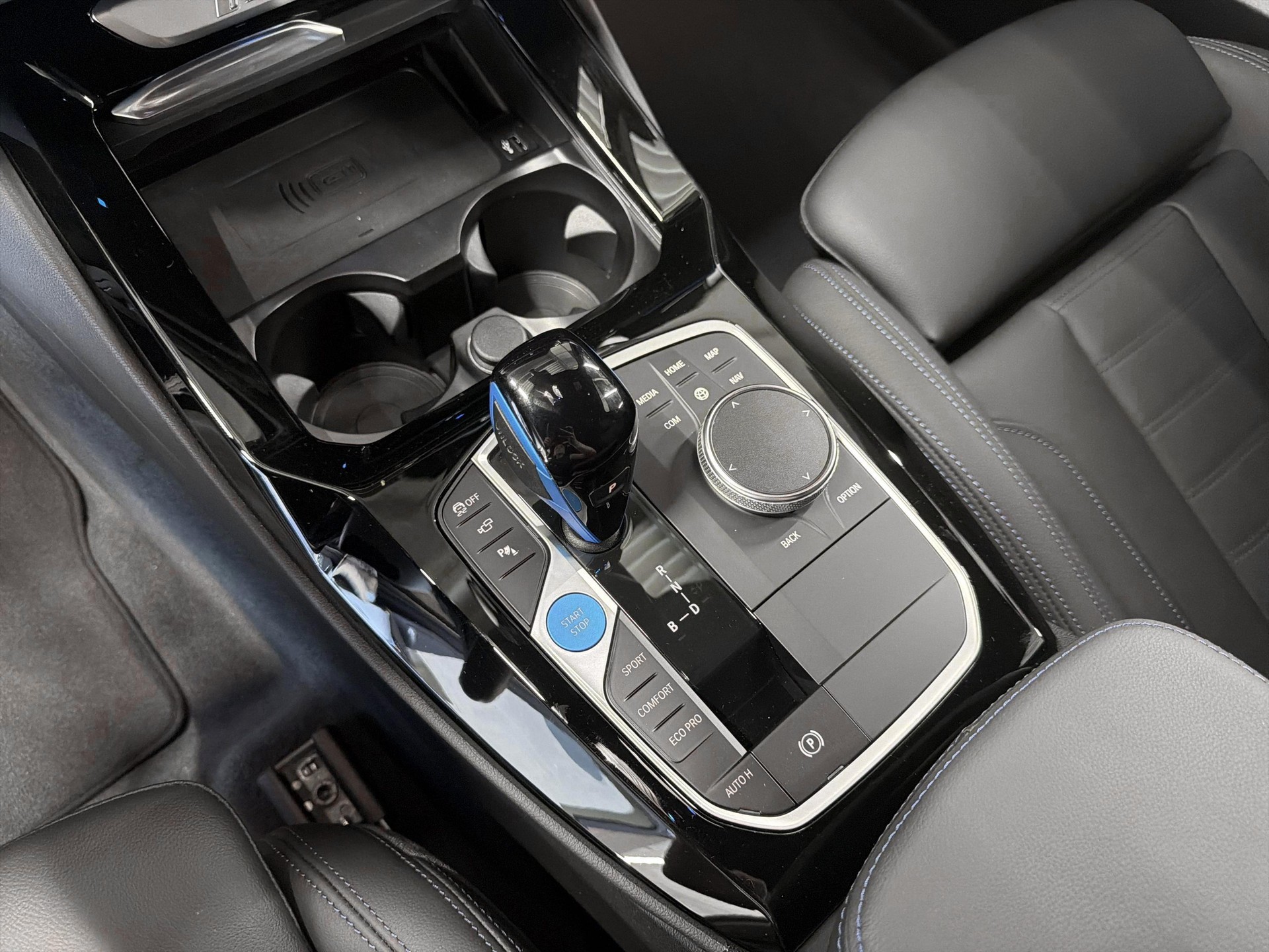 BMW iX3 Impressive-image-11