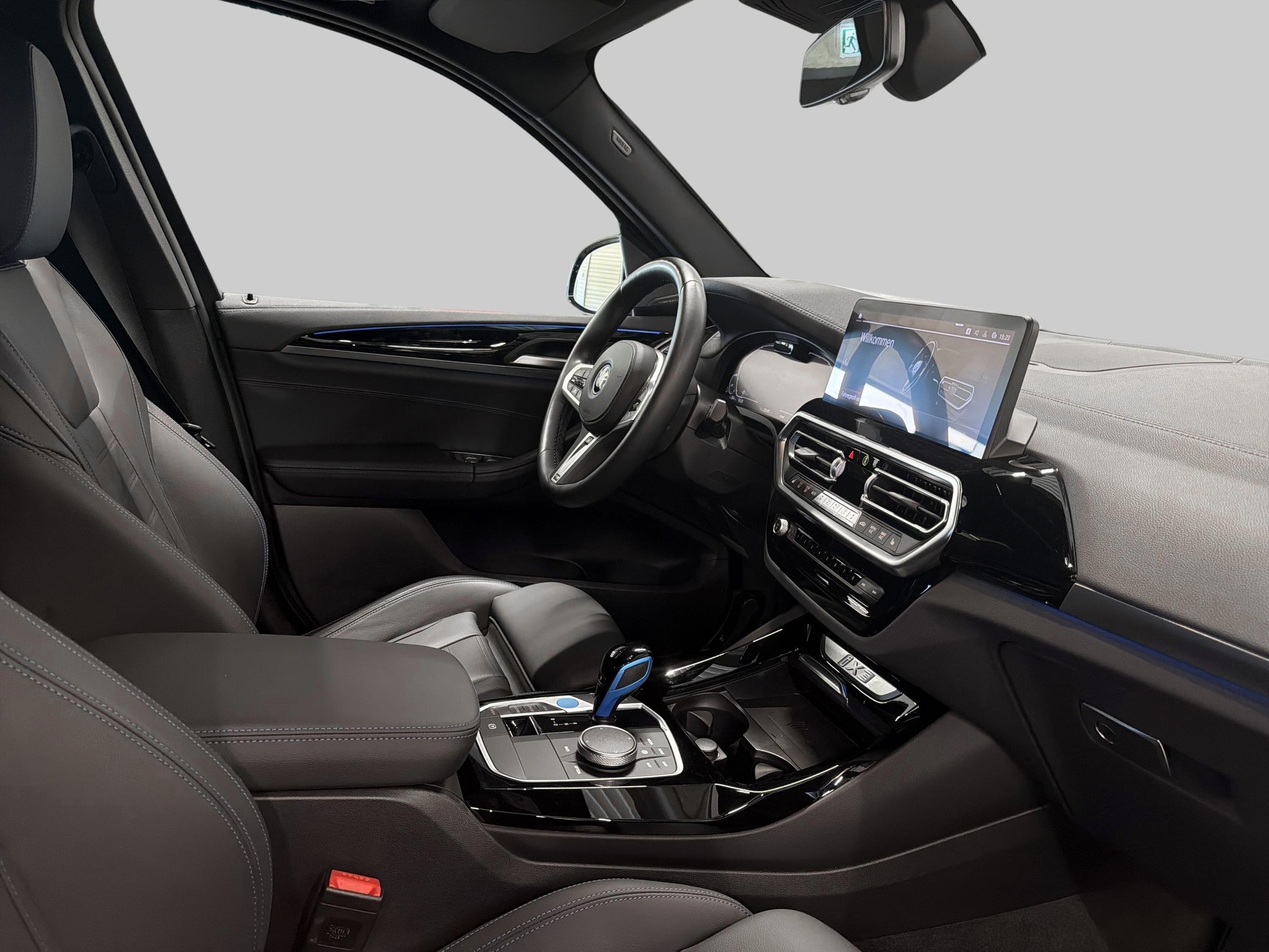 BMW iX3 Impressive-image-8