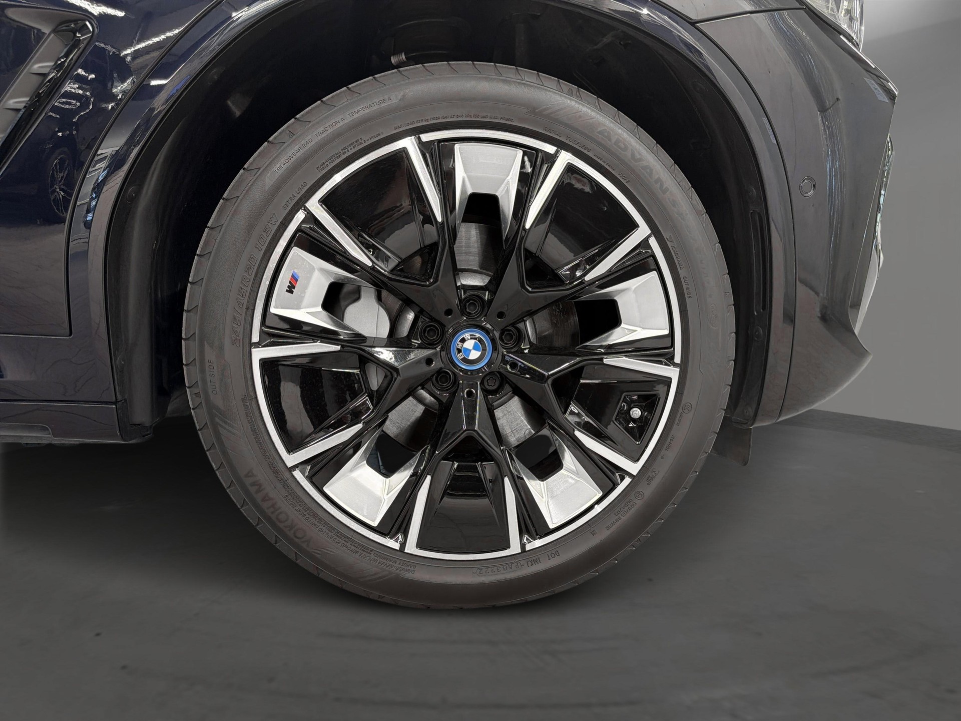 BMW iX3 Impressive-image-6