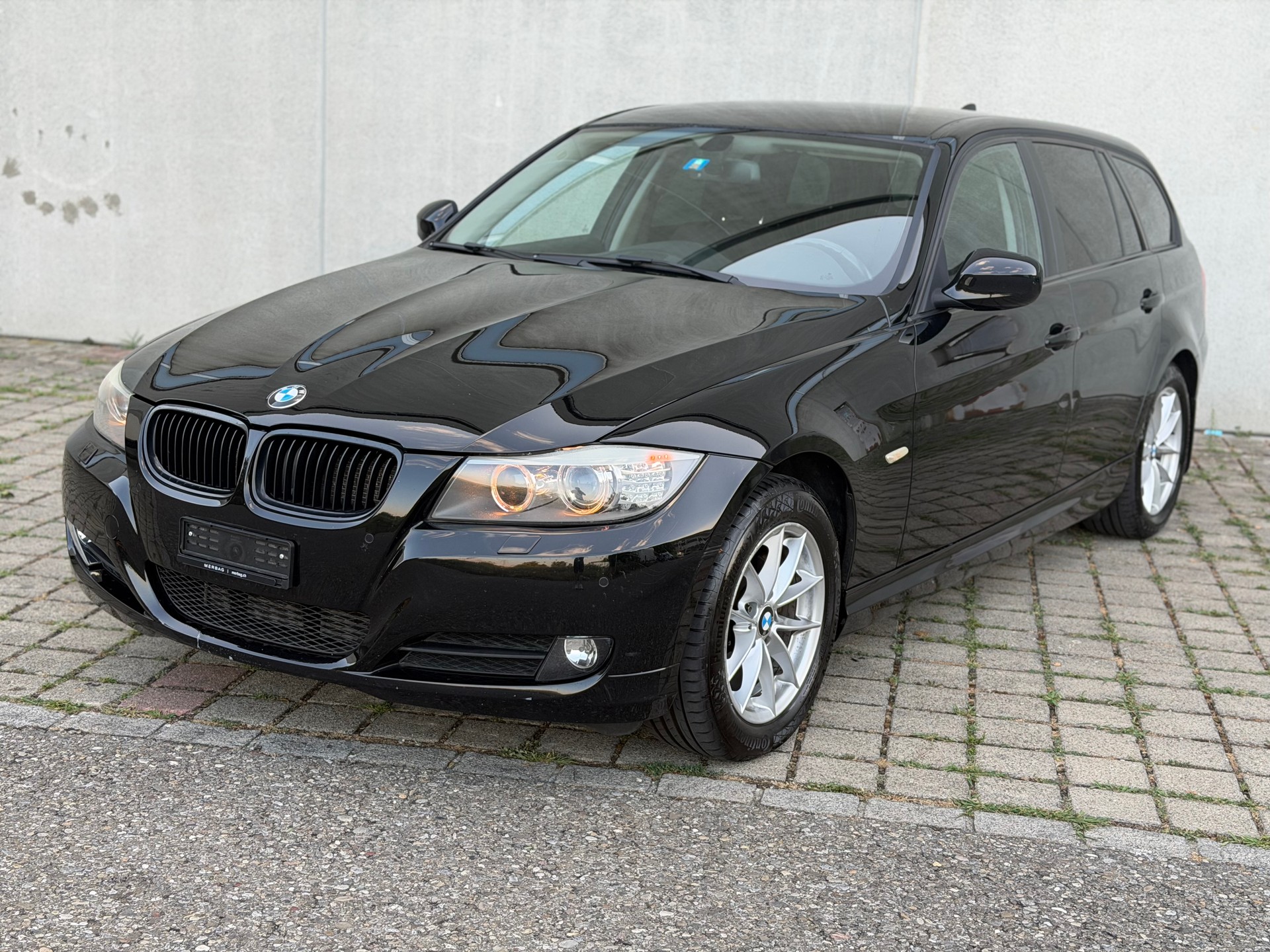 BMW 320d Touring Steptronic-image-1