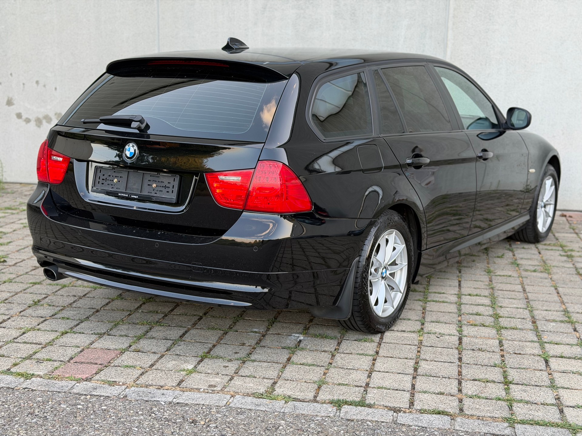 BMW 320d Touring Steptronic-image-5