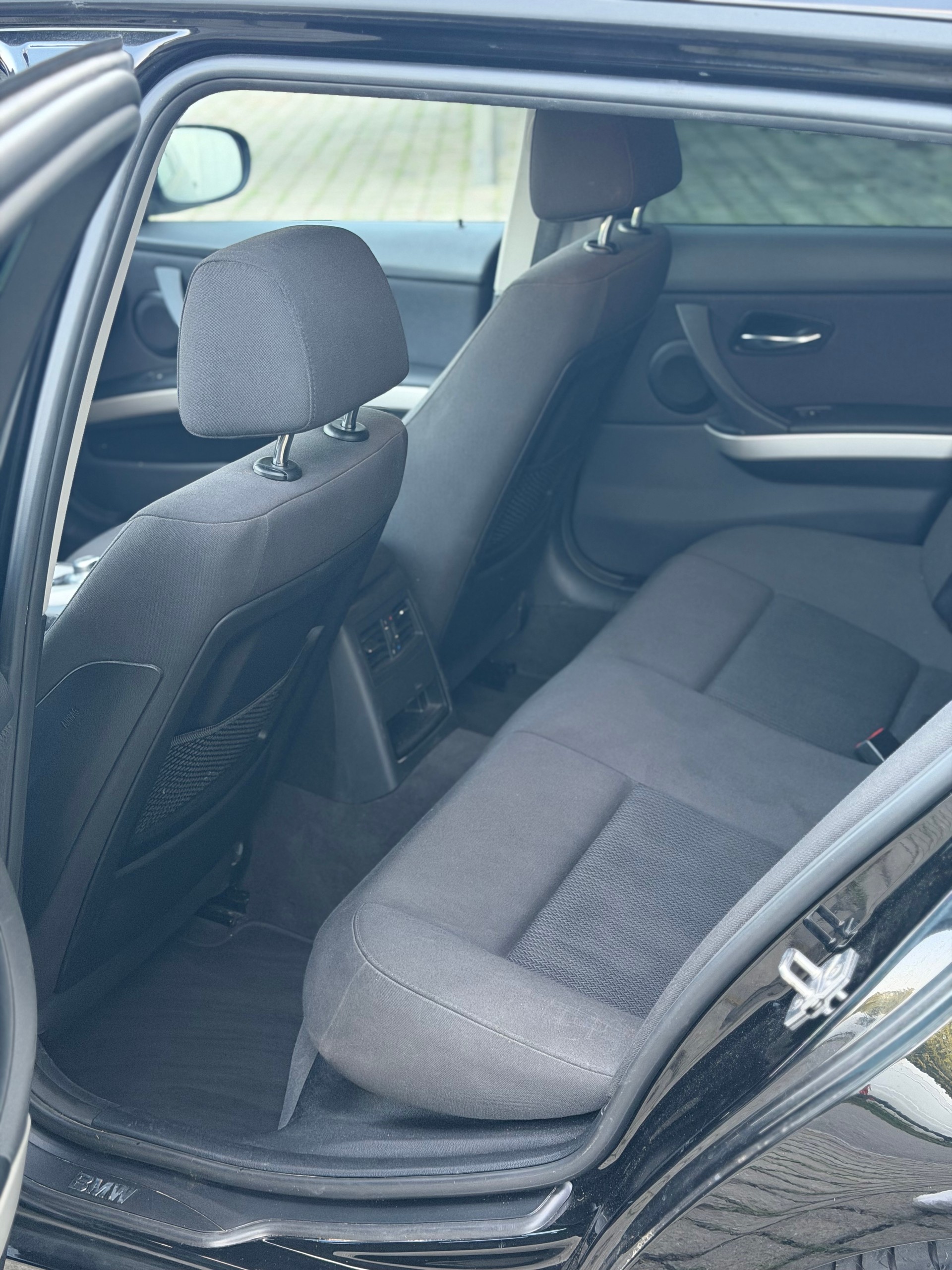 BMW 320d Touring Steptronic-image-8