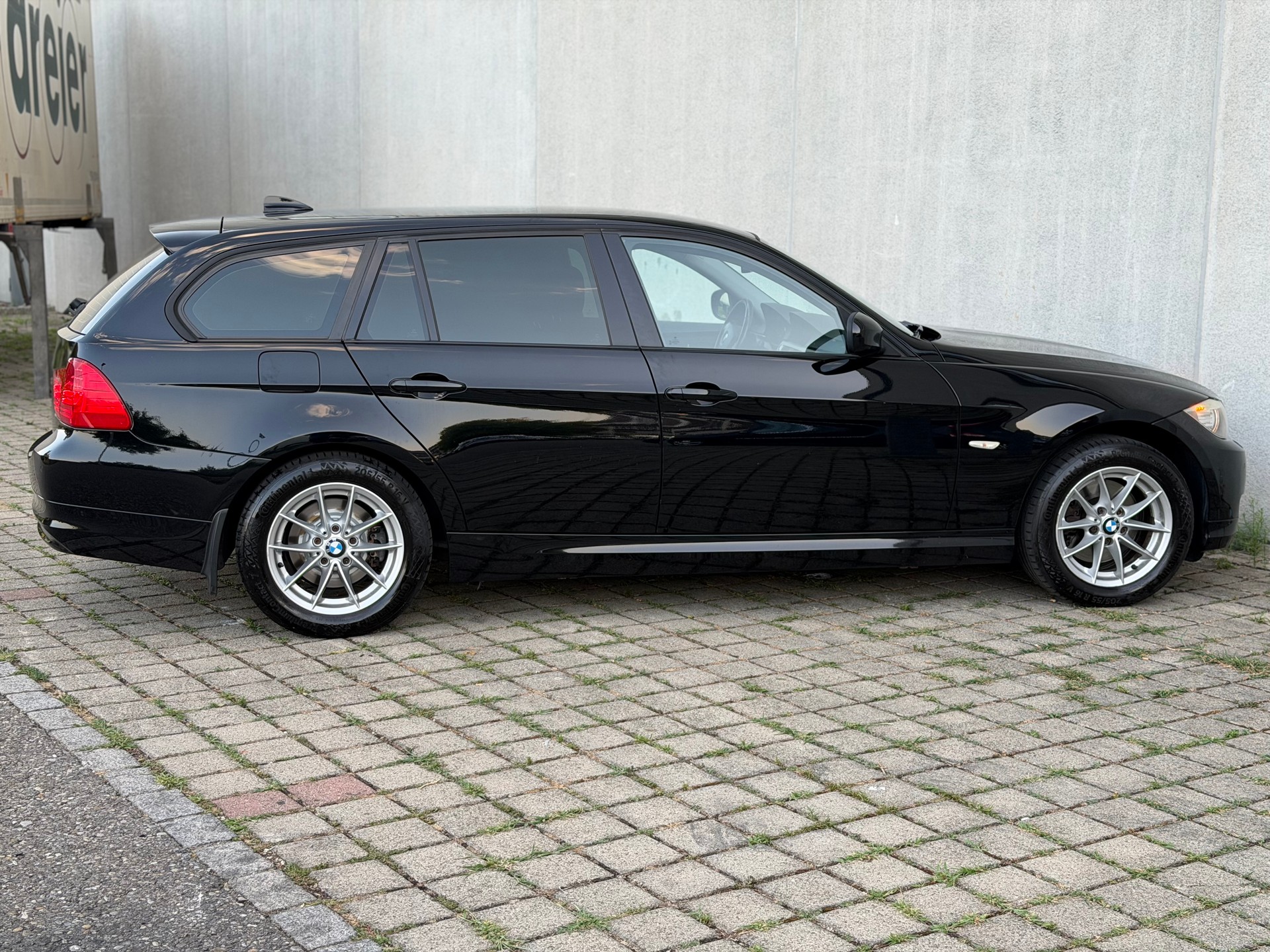 BMW 320d Touring Steptronic-image-3