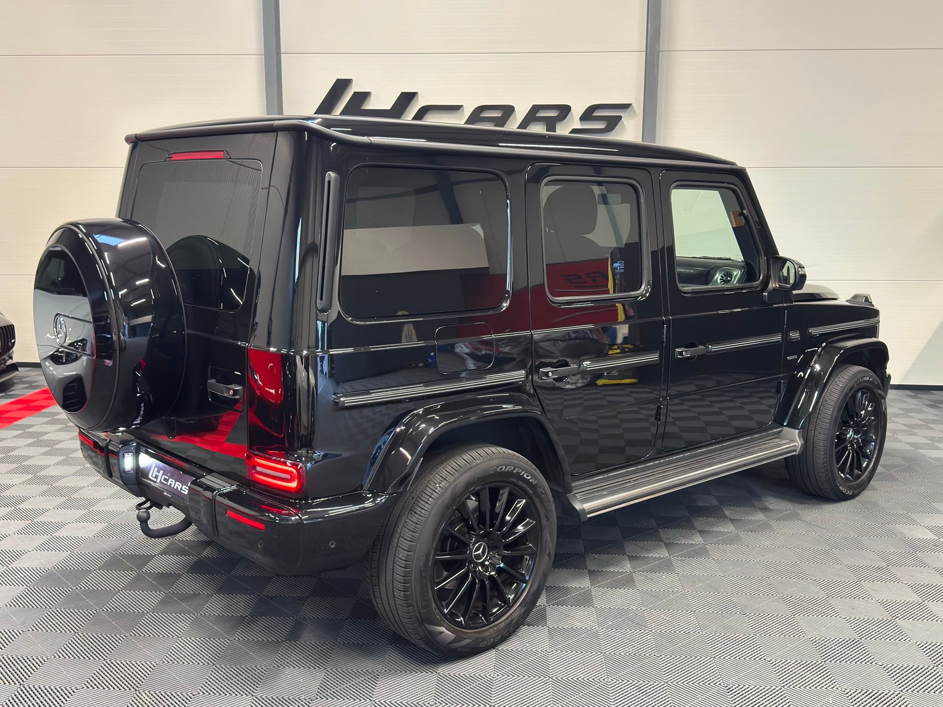 MERCEDES-BENZ G 400 d Stronger Than Time Ed.-image-3