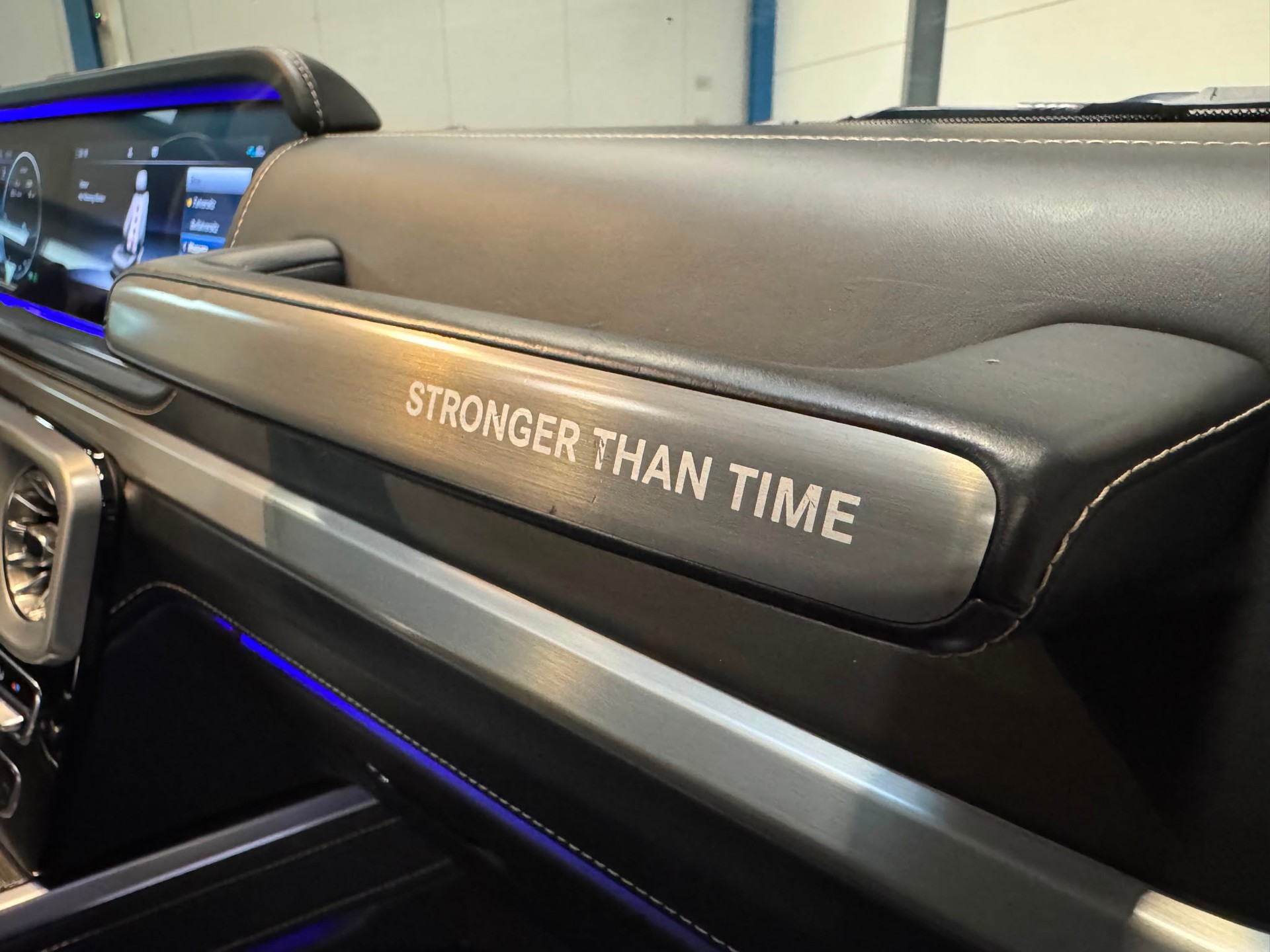 MERCEDES-BENZ G 400 d Stronger Than Time Ed.-image-15