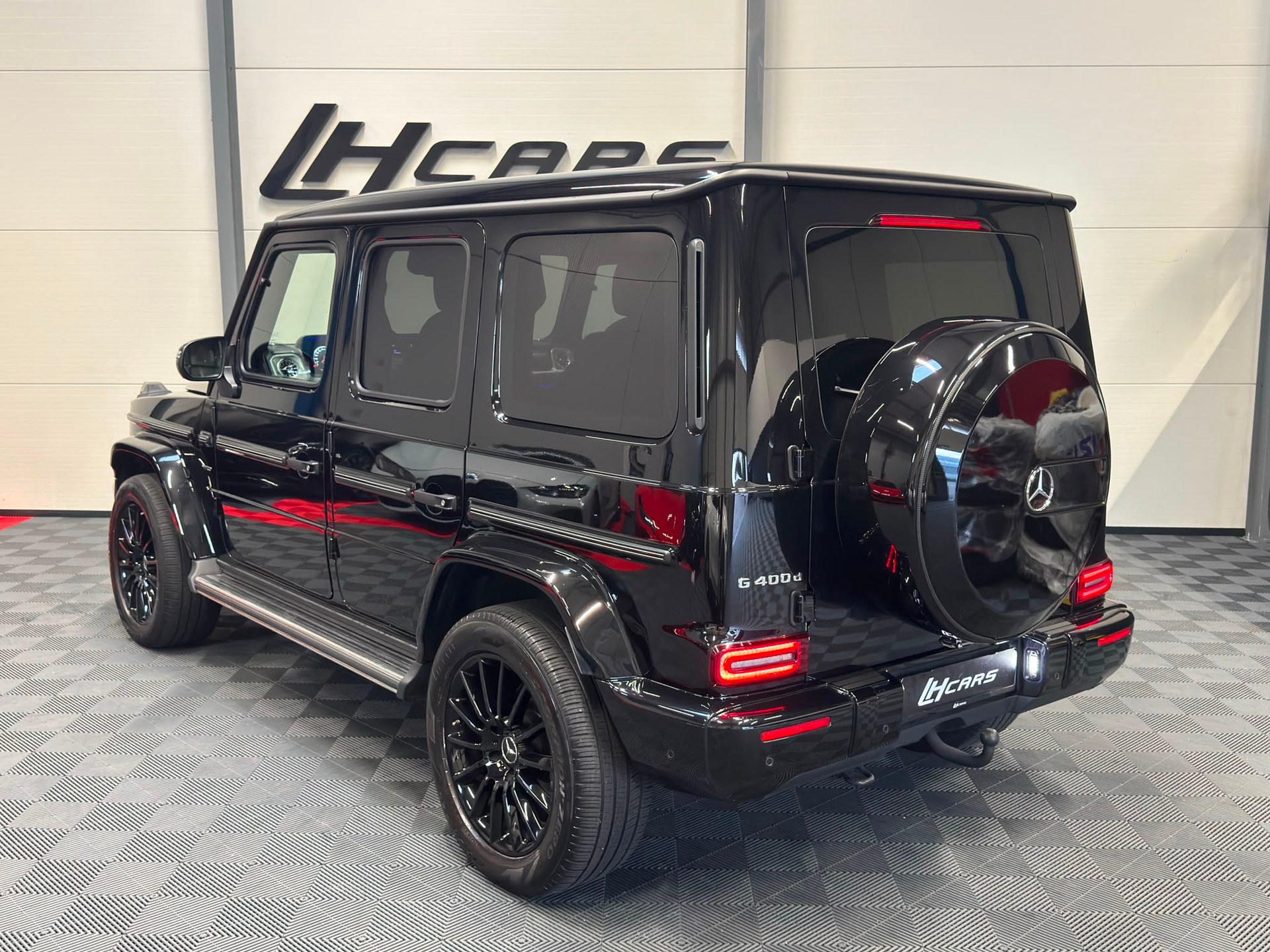 MERCEDES-BENZ G 400 d Stronger Than Time Ed.-image-2