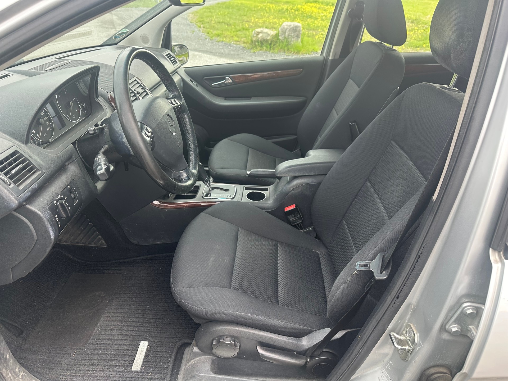 MERCEDES-BENZ A 180 CDI Avantgarde Edition A-image-10