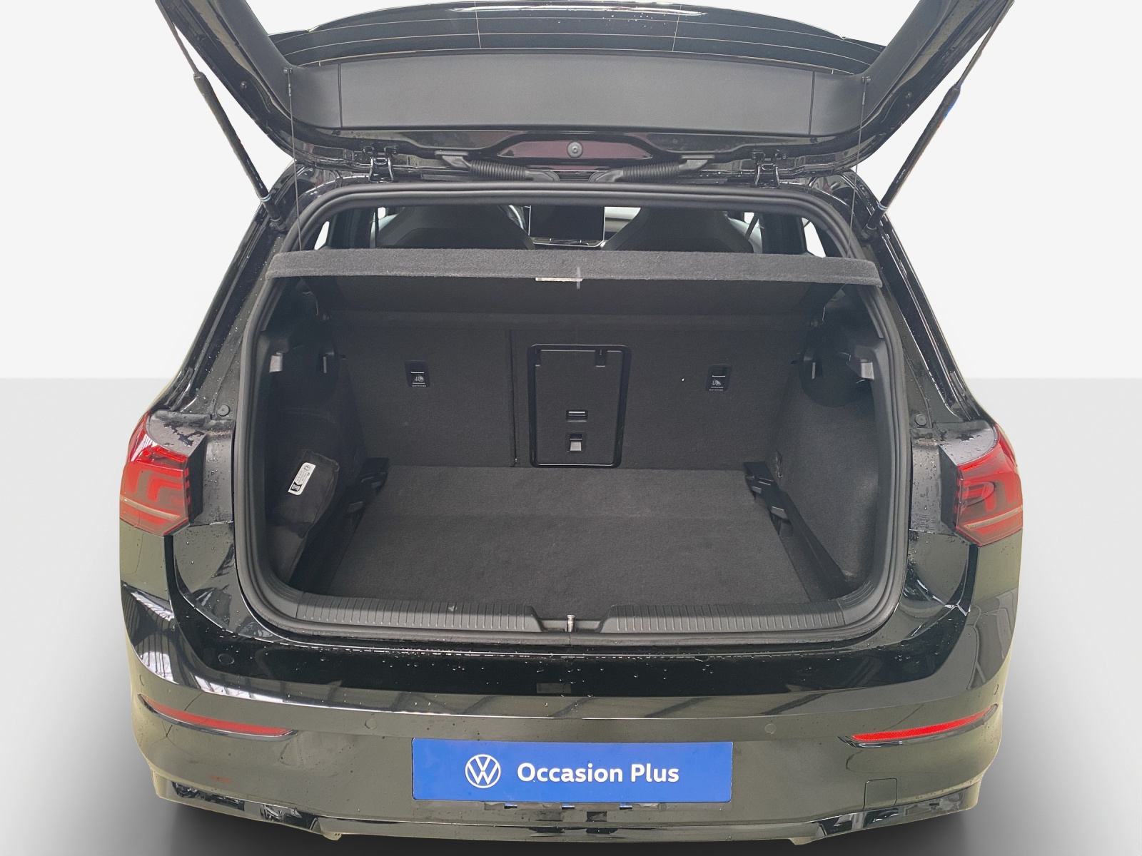 VW Golf 1.5 e TSI mHEV R-Line DSG-image-12