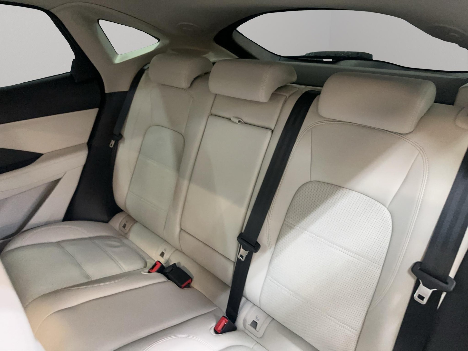 JAGUAR E-Pace 2.0 D I4 165 SE AWD-image-11