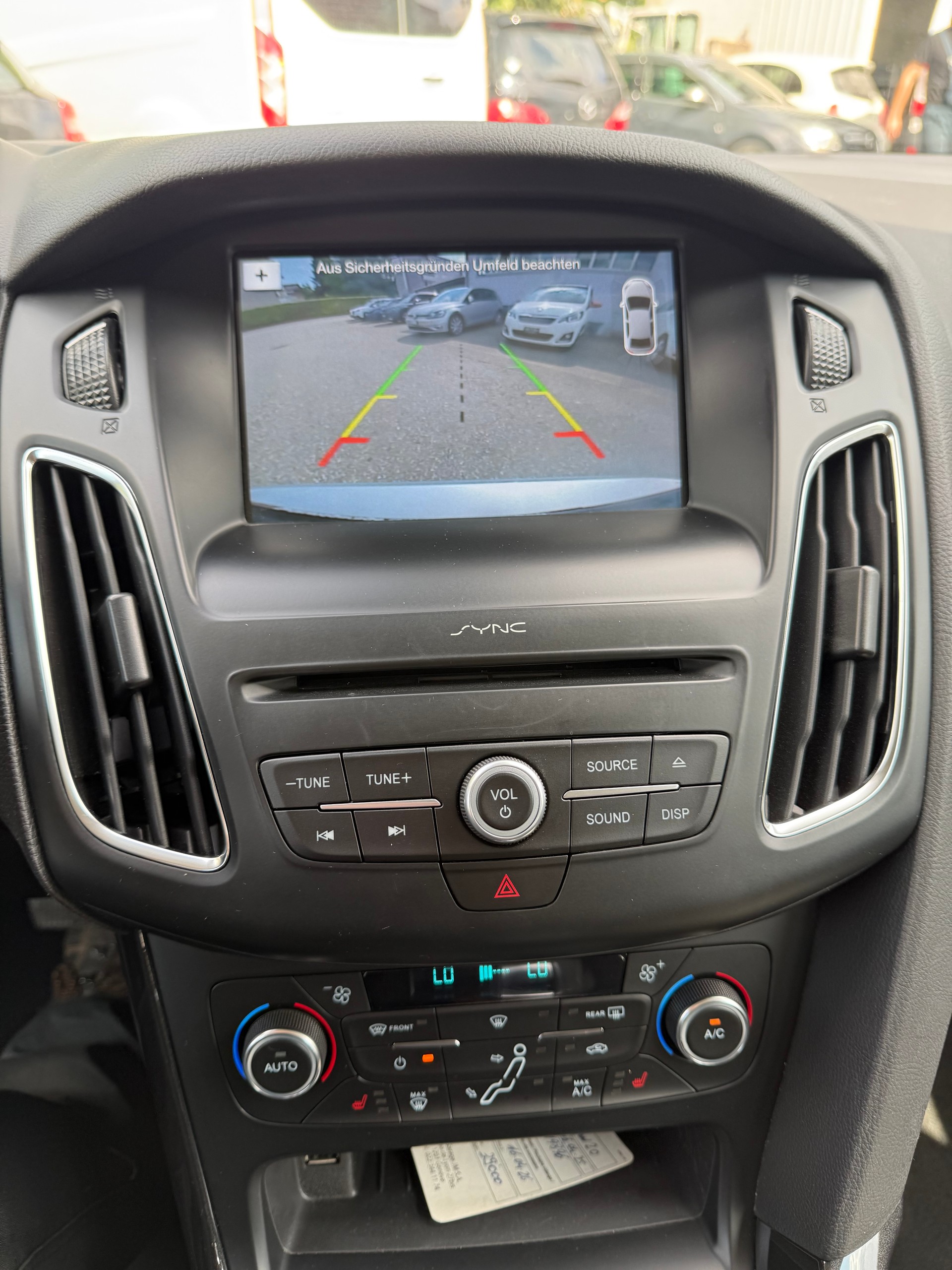 FORD Focus 1.0 SCTi Titanium Automatic-image-10