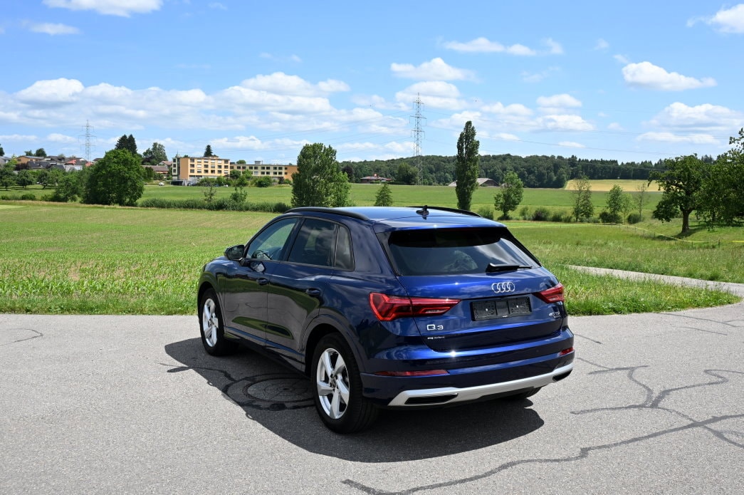 AUDI Q3 2.0 TDI 40 advanced quattro S-tronic-image-3
