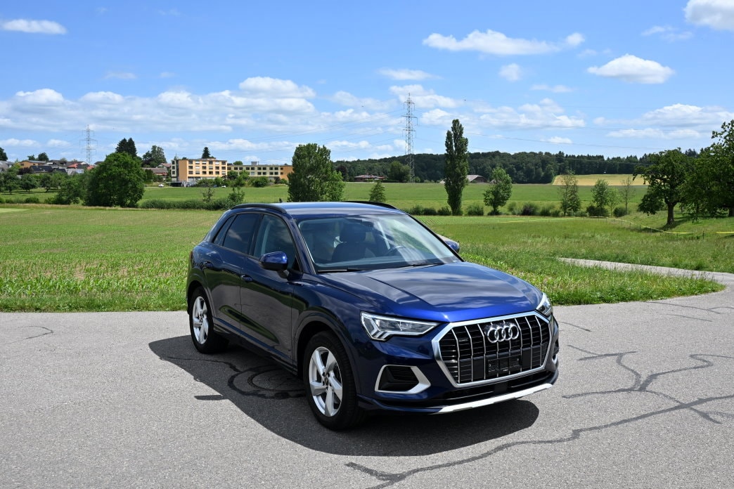 AUDI Q3 2.0 TDI 40 advanced quattro S-tronic-image-1