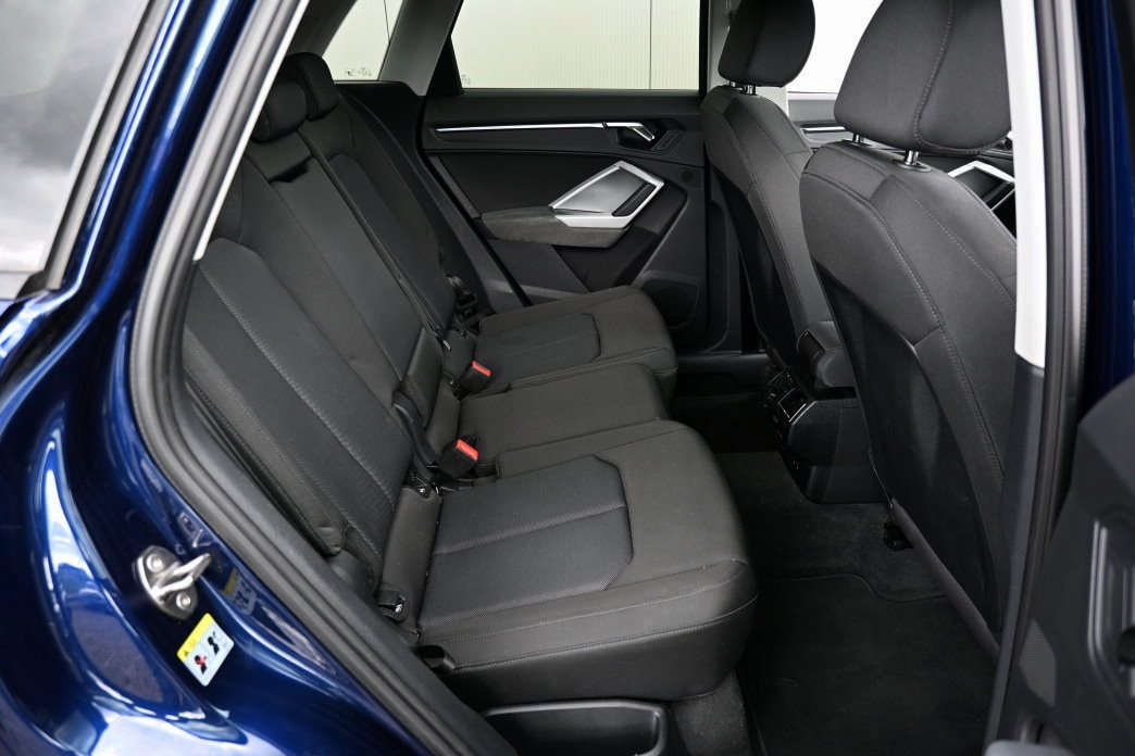 AUDI Q3 2.0 TDI 40 advanced quattro S-tronic-image-7