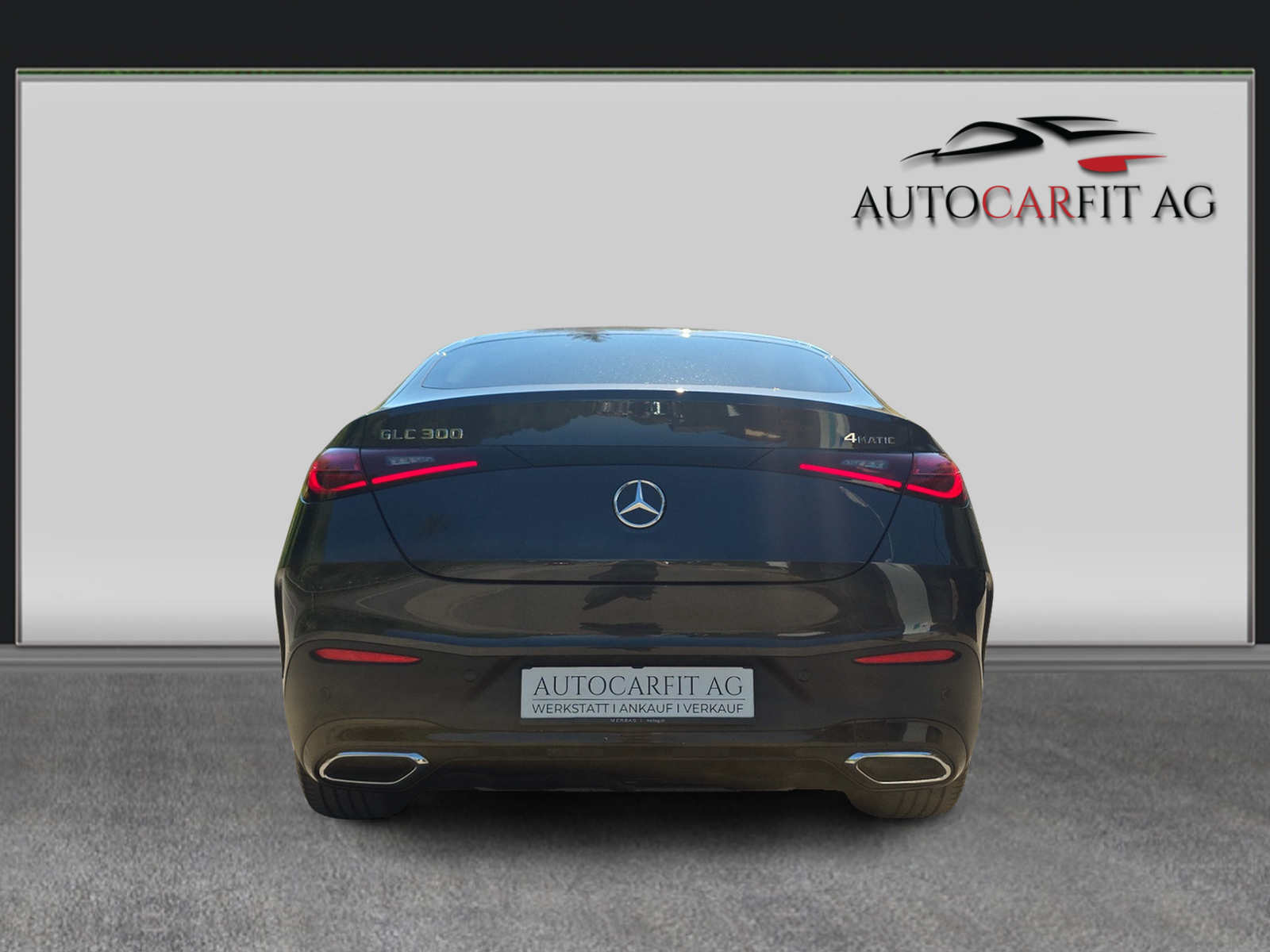 MERCEDES-BENZ GLC 300 4Matic AMG Line 9G-Tronic-image-5