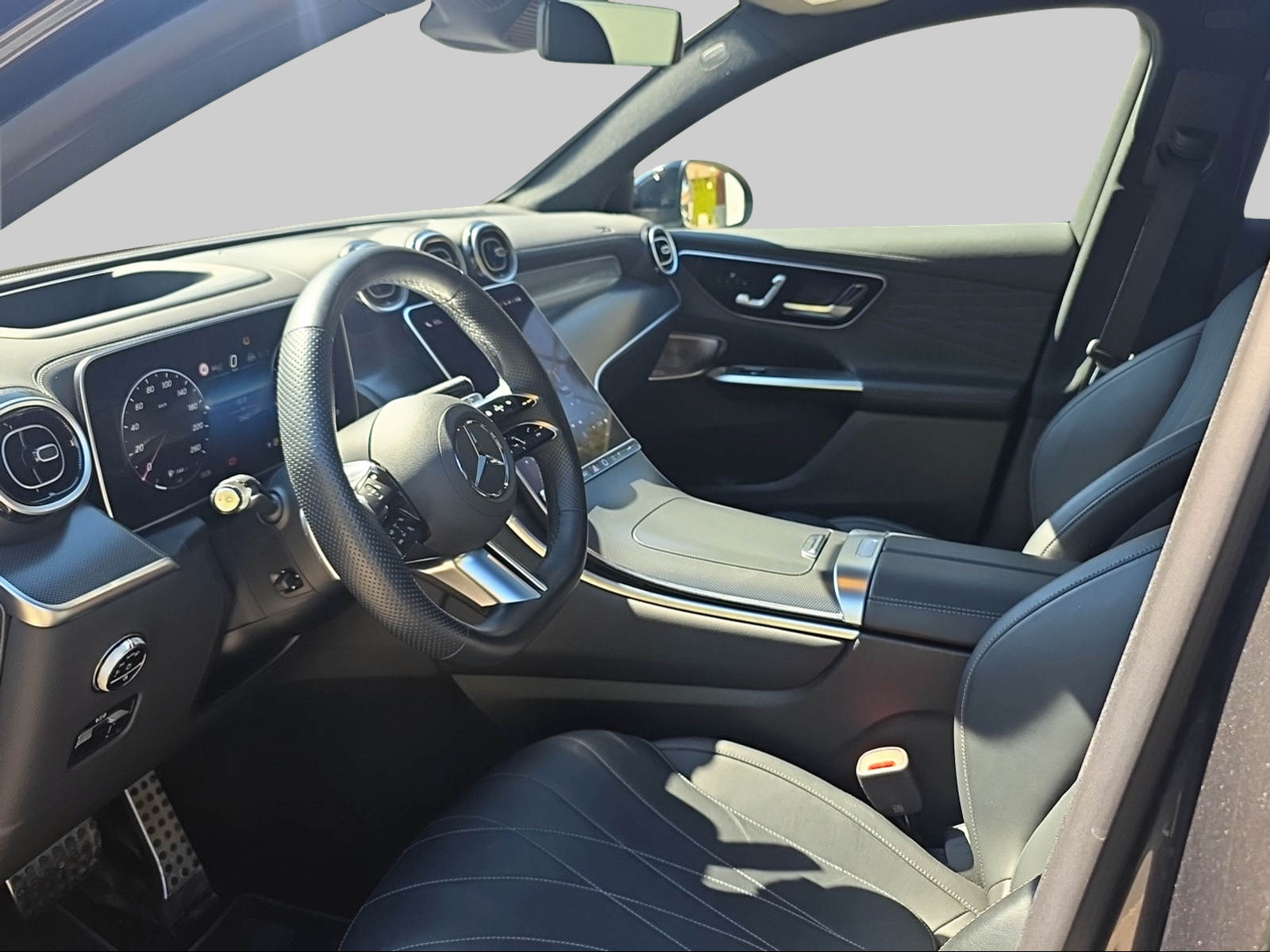 MERCEDES-BENZ GLC 300 4Matic AMG Line 9G-Tronic-image-8