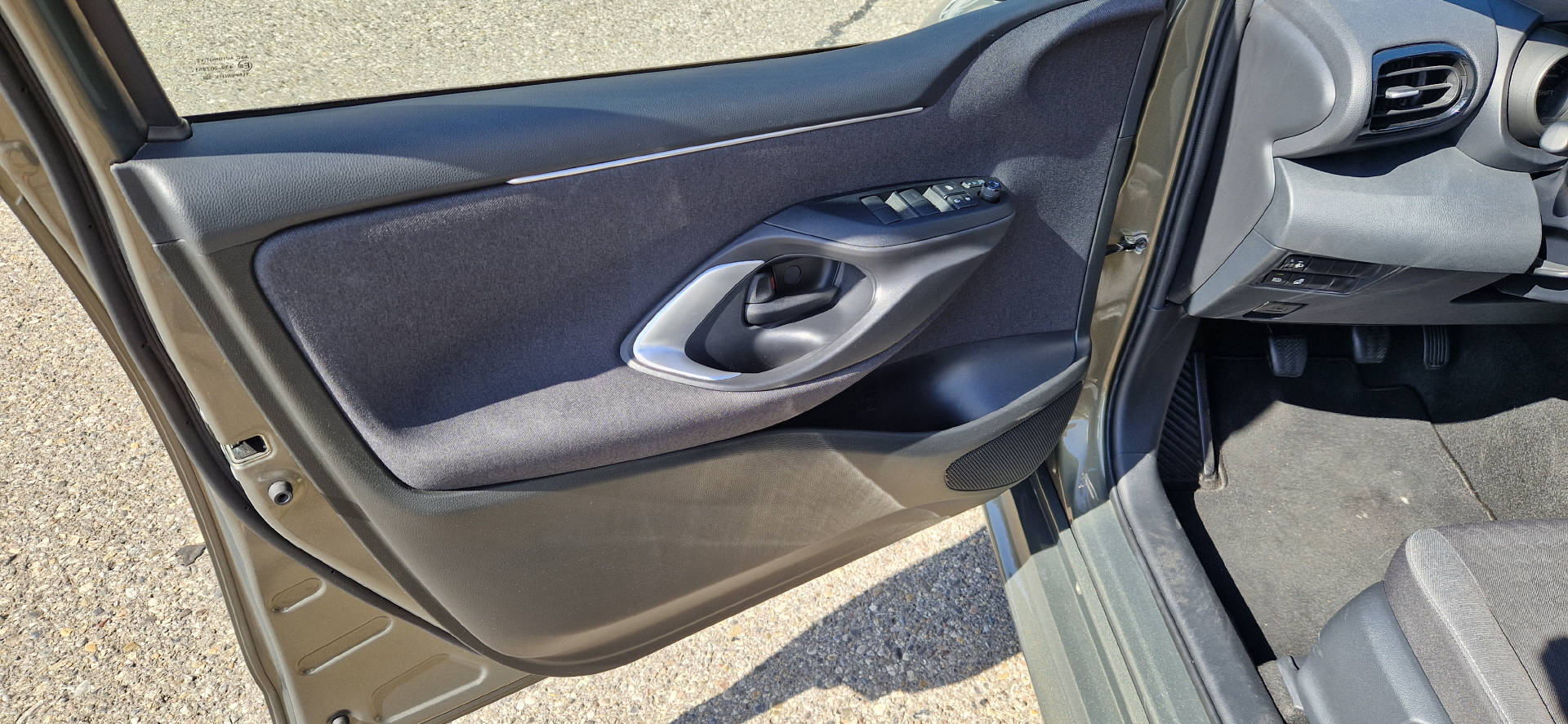 TOYOTA Yaris 1.5 VVT-iE Trend + Sport-image-2
